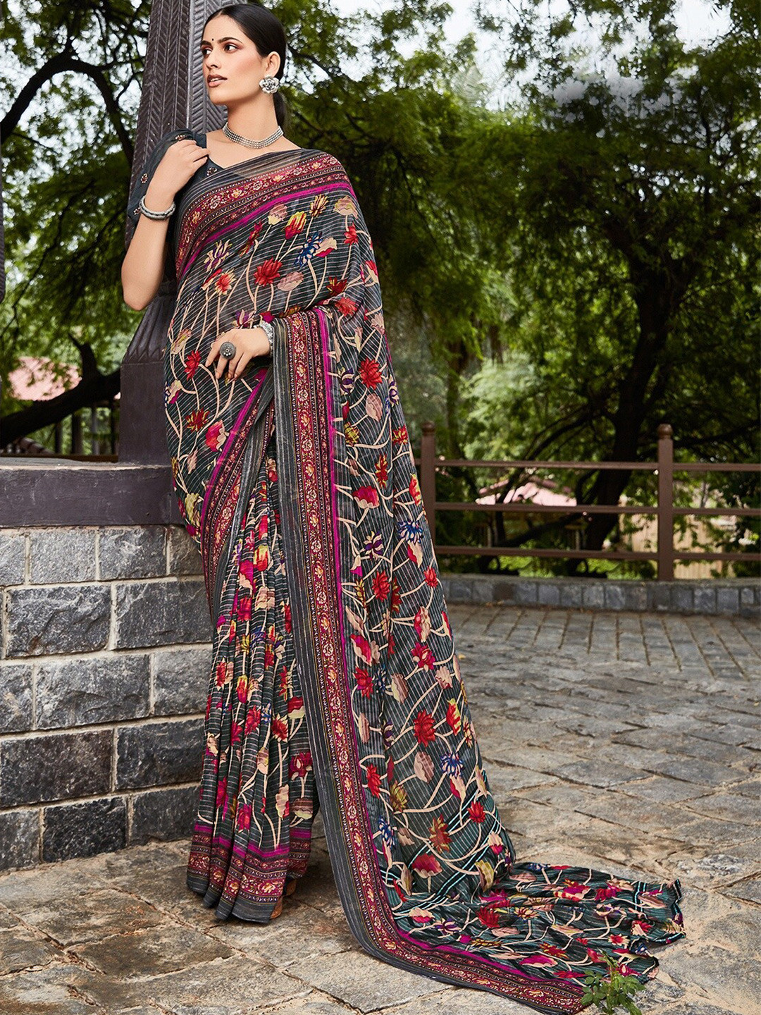 

Saree mall Grey & Pink Floral Pure Georgette Block Print Sarees