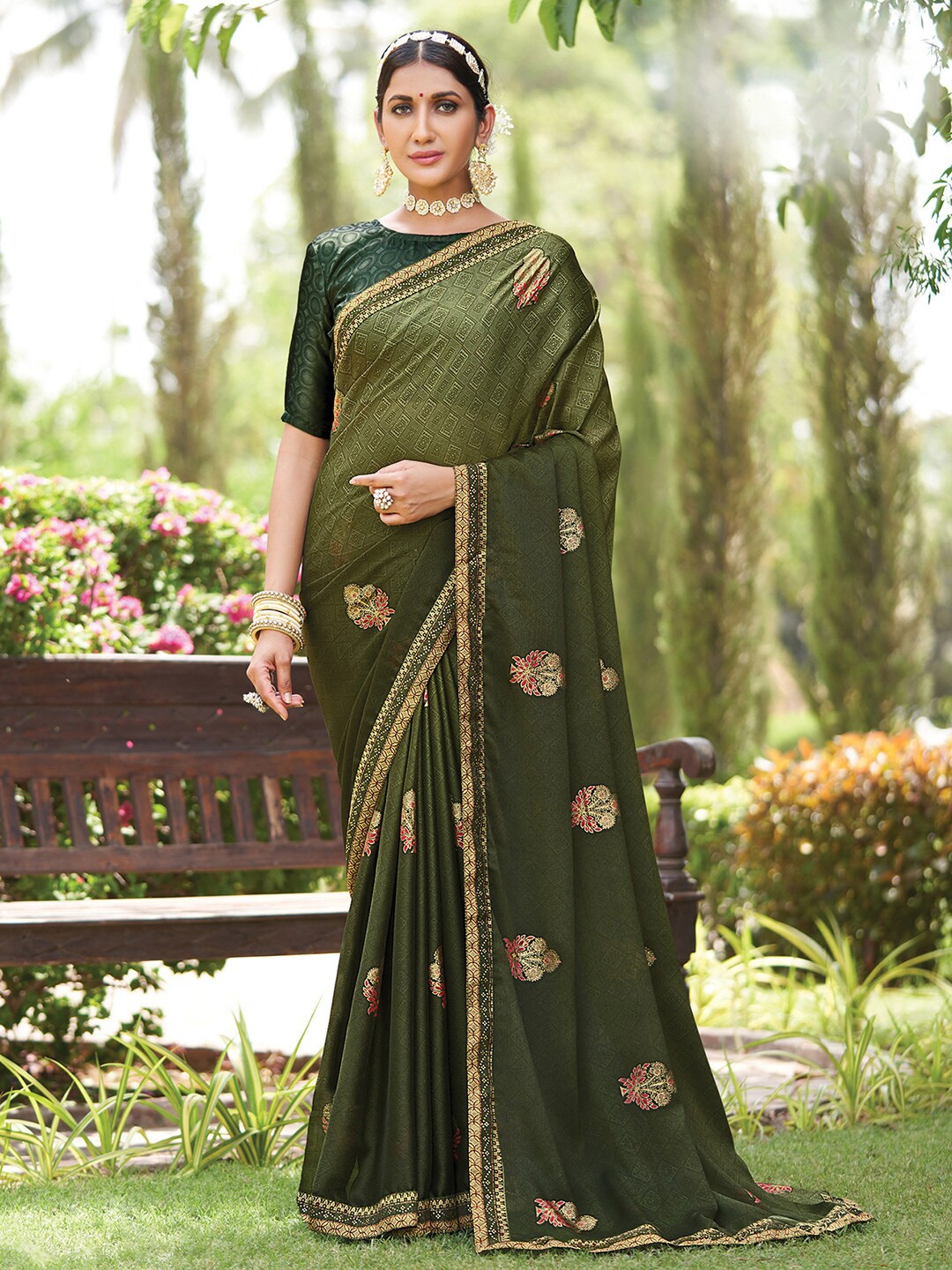 

Saree mall Green & Gold-Toned Ethnic Motifs Poly Chiffon Bagru Saree