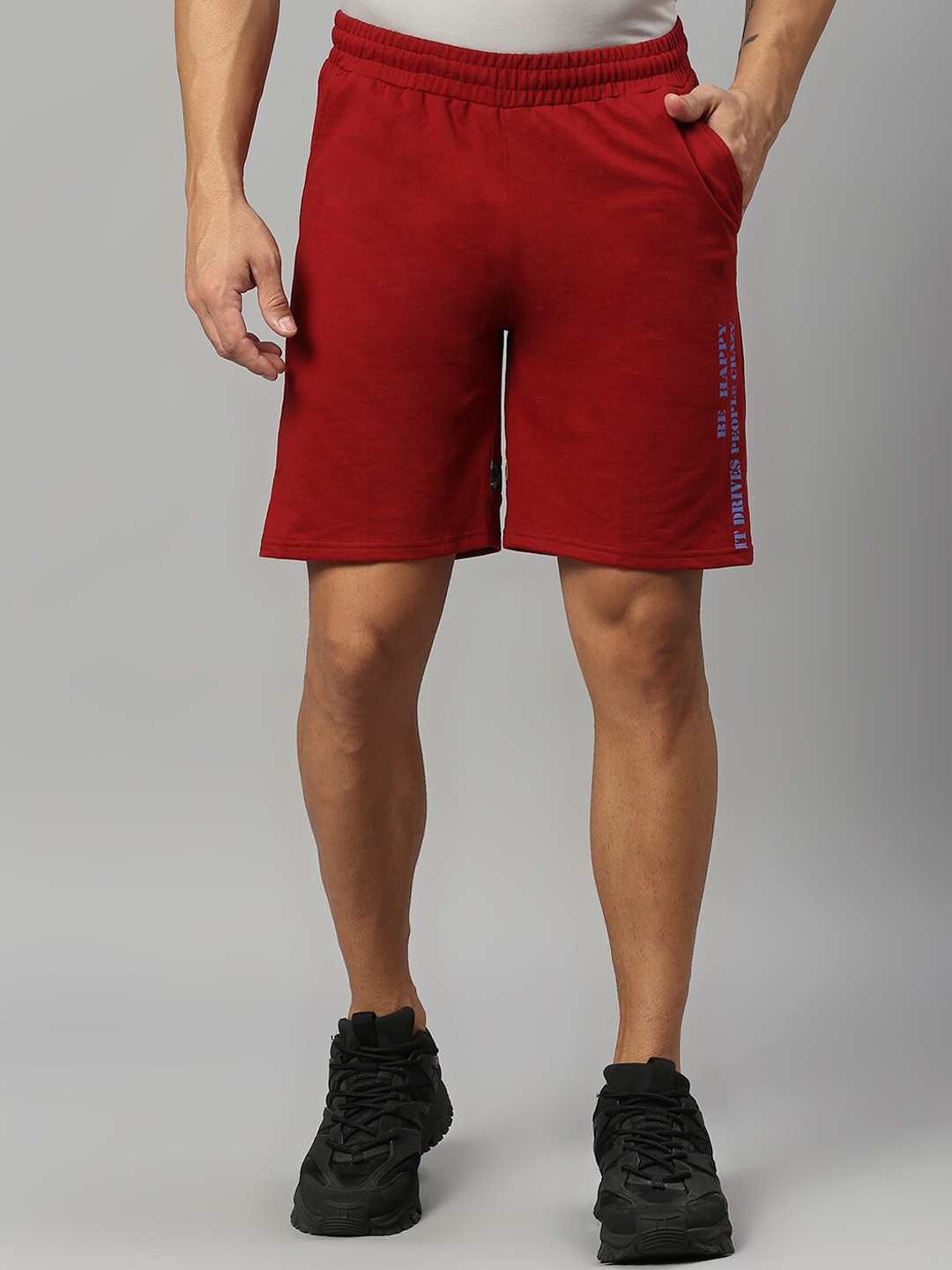 

FiTZ Men Maroon Slim Fit Shorts