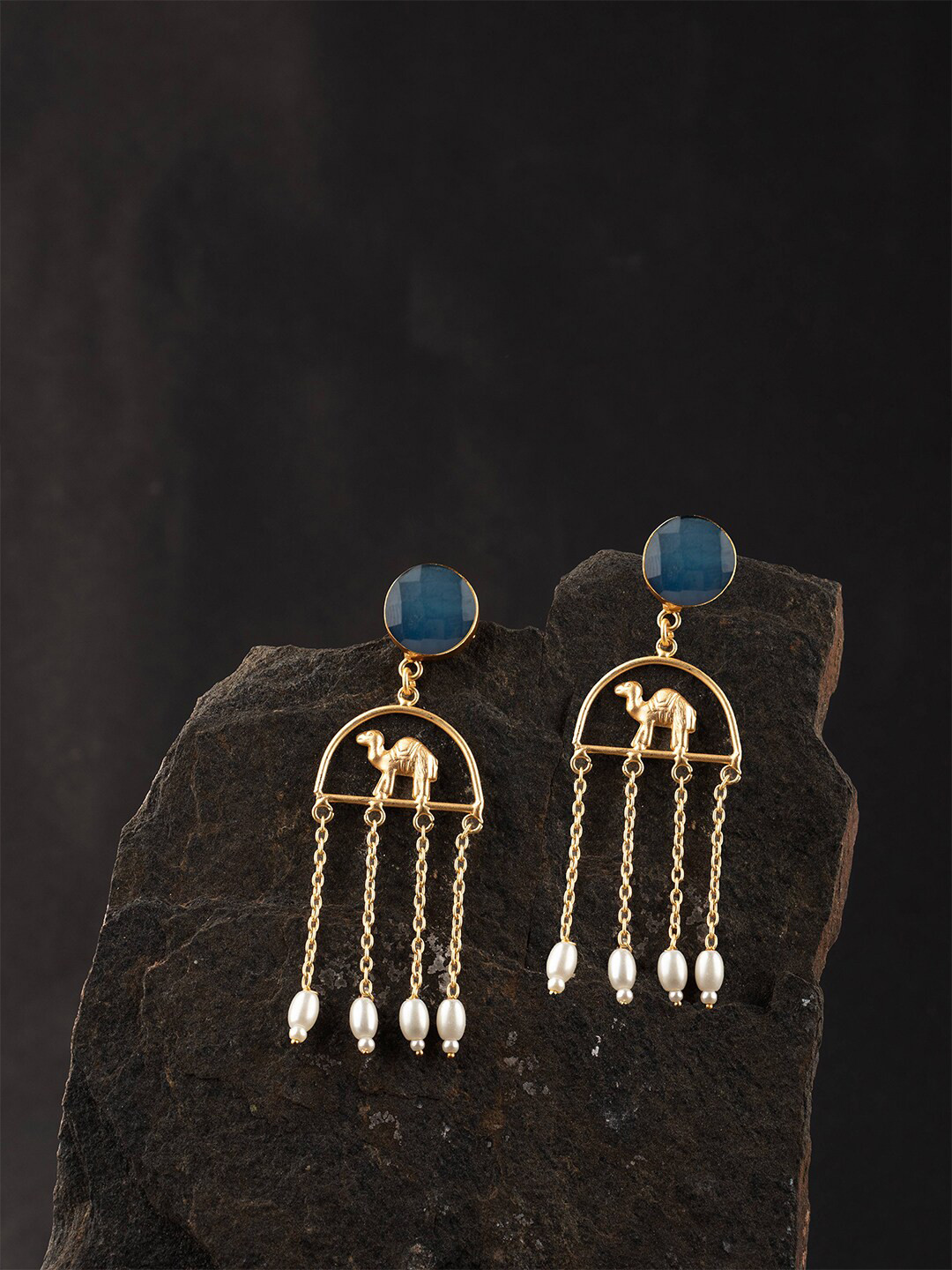 

Ozanoo Gold-Toned & Blue Circular Drop Earrings