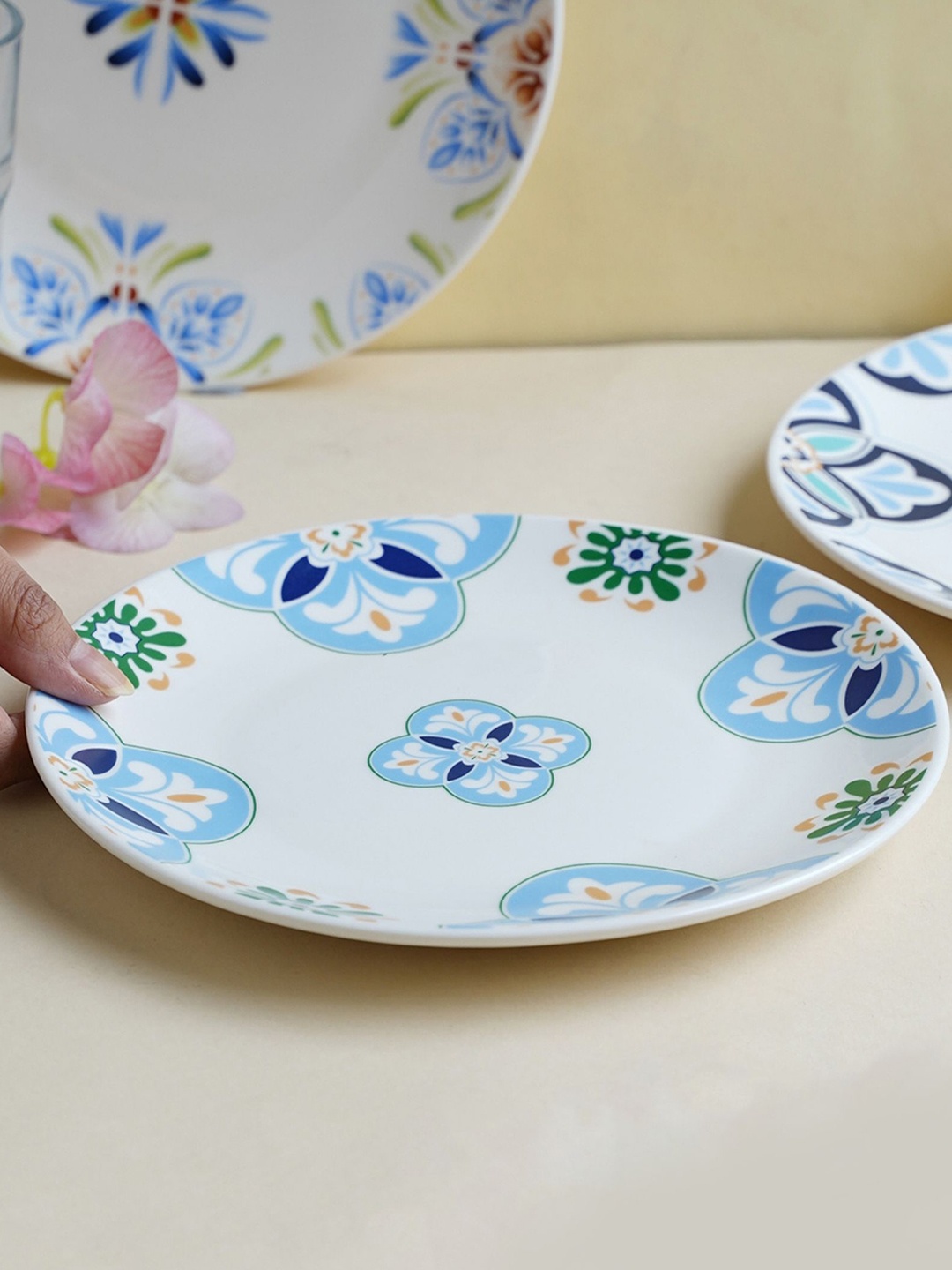 

Nestasia White & Blue Floral Microwave safe Printed Ceramic Glossy Plate