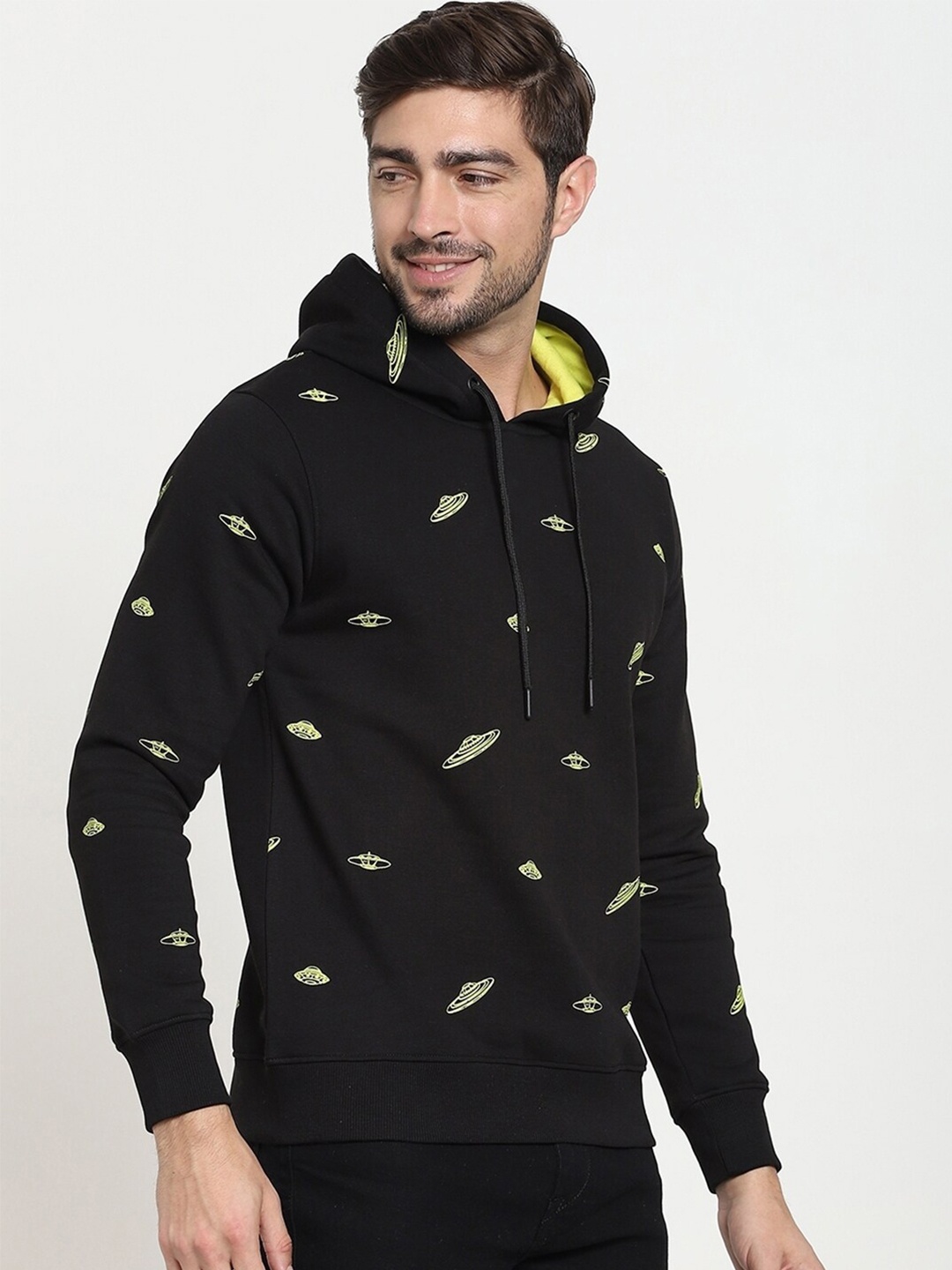 

Bewakoof Men Black Printed Hooded Fleece Sweatshirt