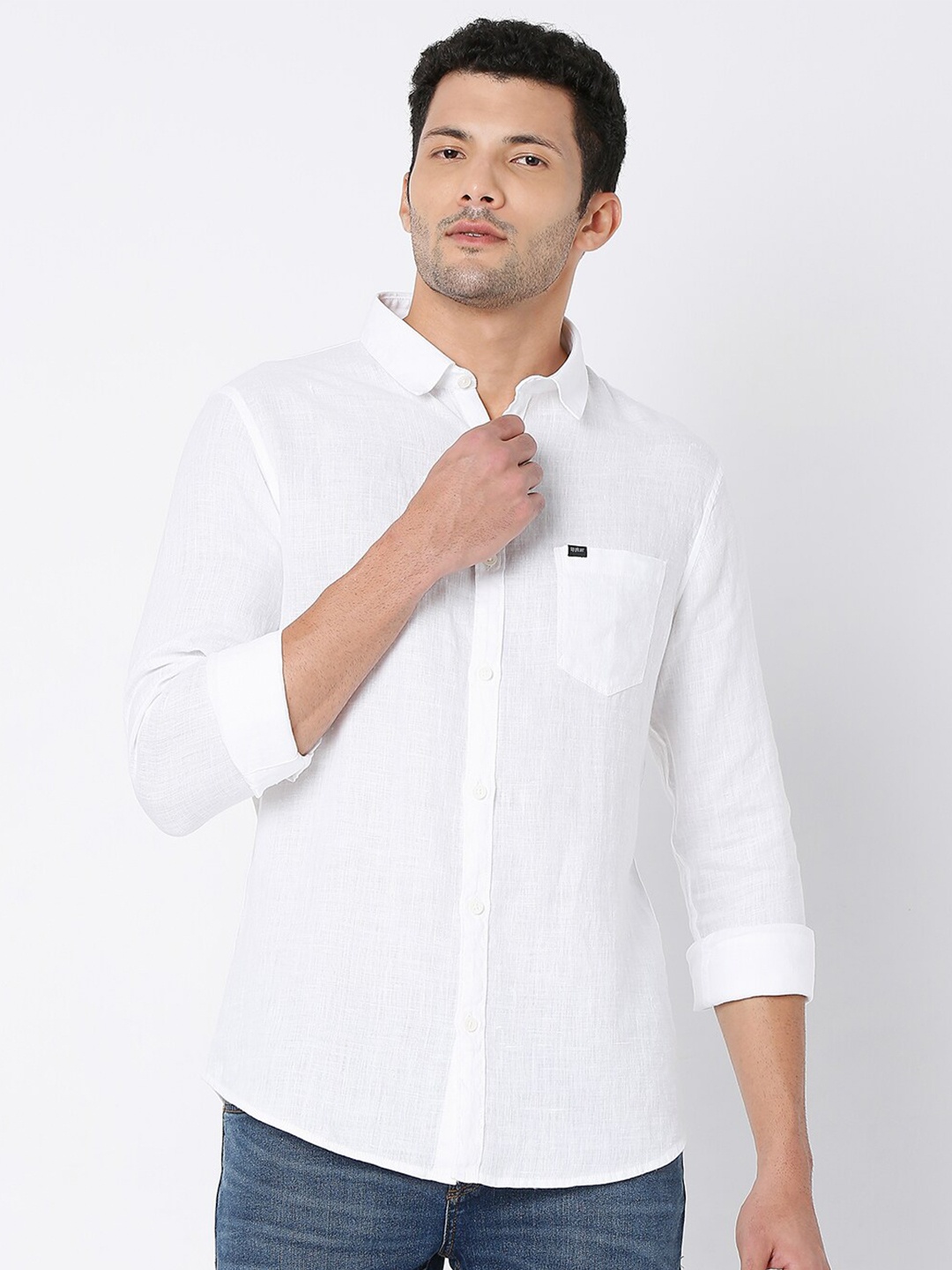 

SPYKAR Men White Solid Slim Fit Casual Cotton Shirt