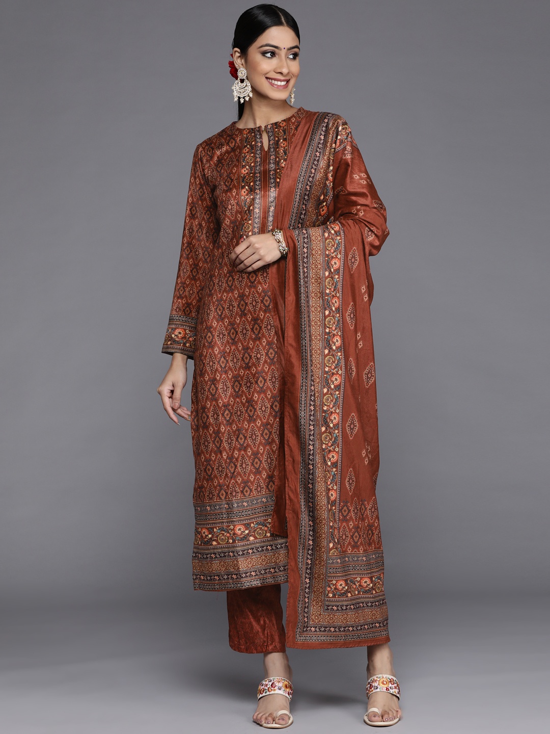 

Libas Women Red Ethnic Motifs Printed Velvet Kurta with Trousers & With Dupatta