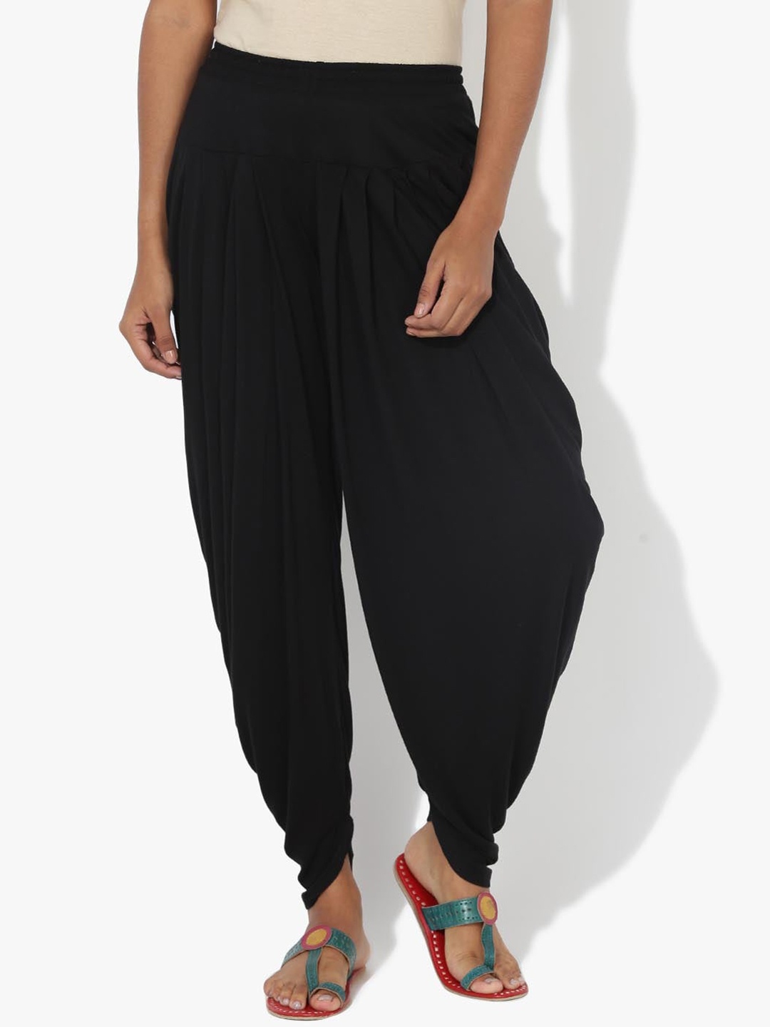

Lakshita Women Black Solid Loose-Fit Salwar