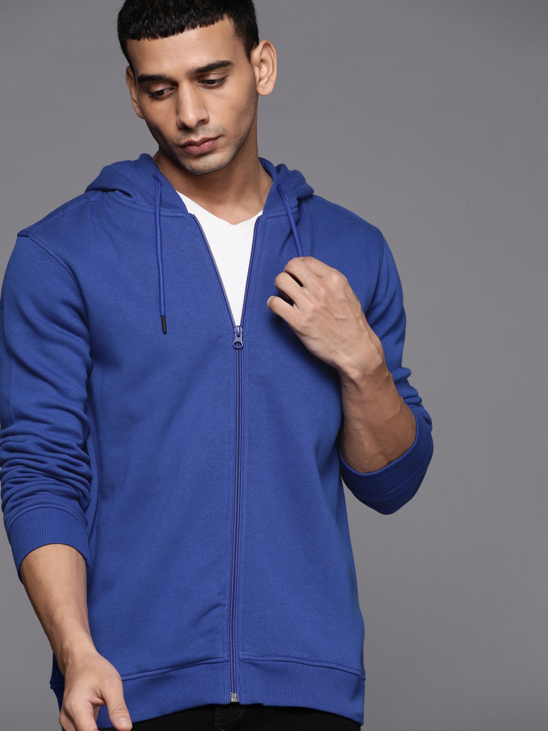

Allen Solly Sport Men Blue Solid Hooded Sweatshirt