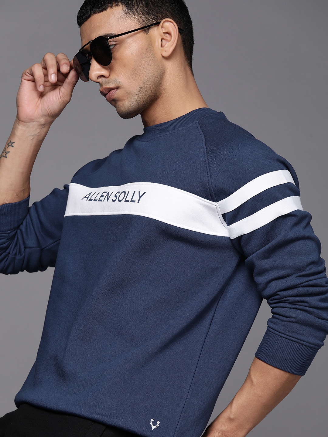 

Allen Solly Sport Men Navy Blue & White Brand Logo Striped Sweatshirt