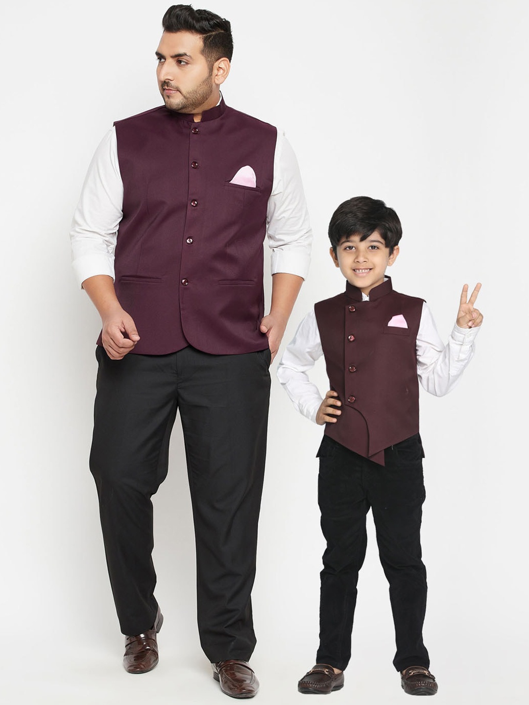 

VASTRAMAY Men Maroon Solid Nehru Jacket