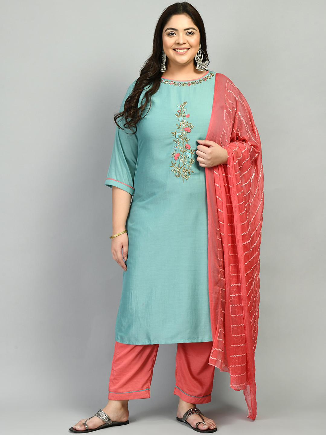 

PrettyPlus by Desinoor.com Women Sea Green Floral Embellished Zardozi Kurta with Trousers & Dupatta