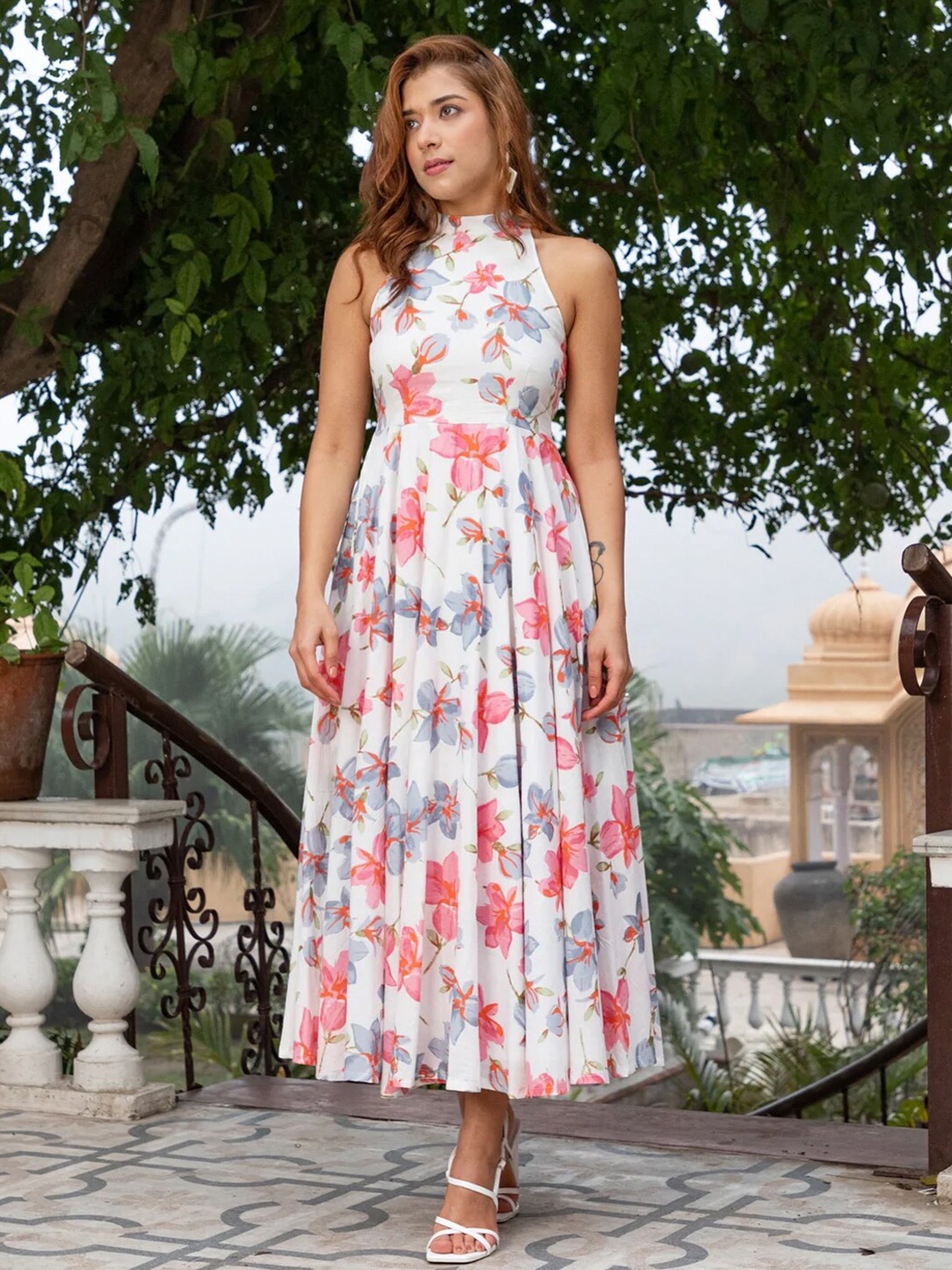 

Ambraee White & Pink Floral Printed Maxi Dress