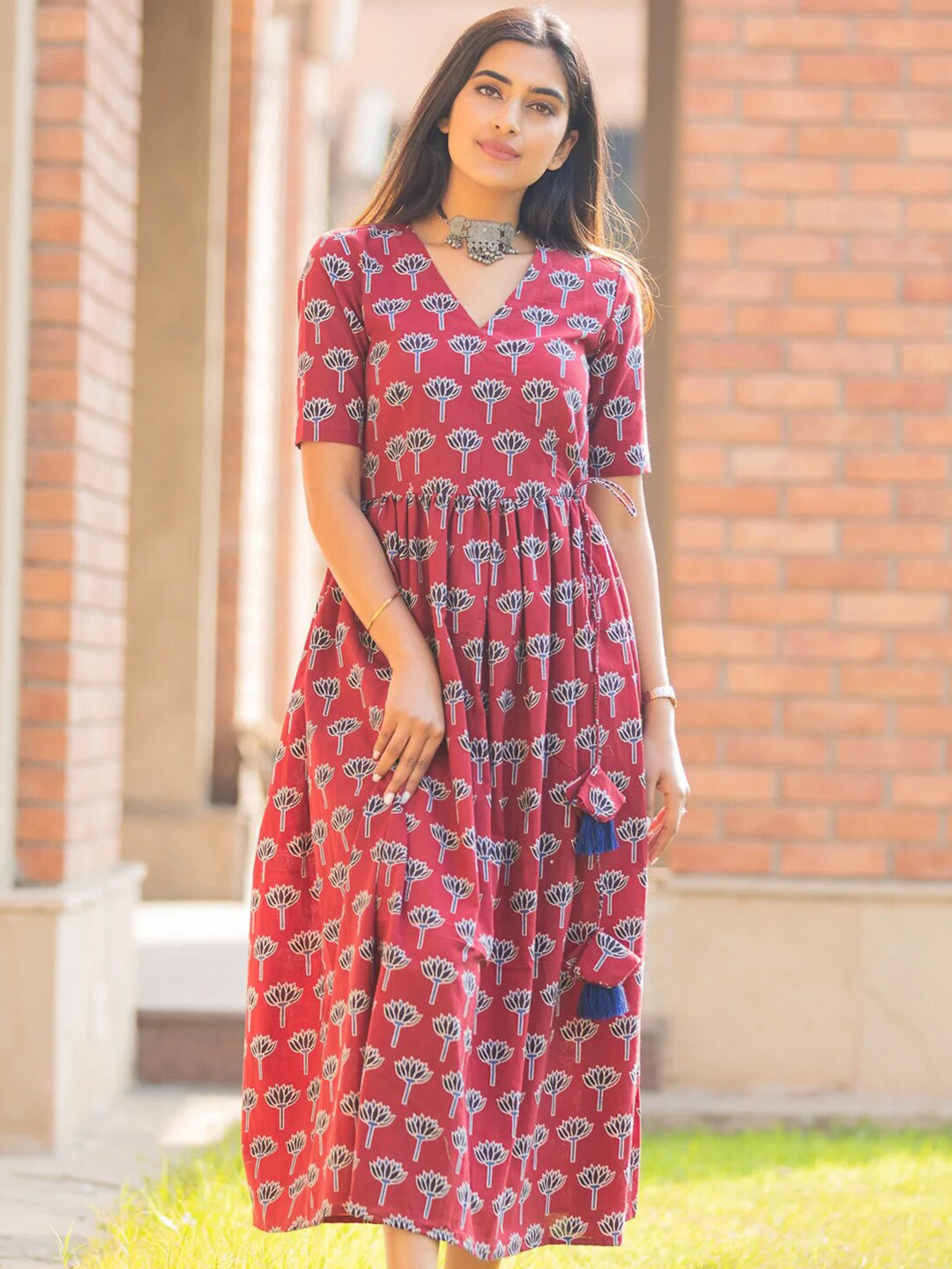

Ambraee Red Floral Printed A-Line Midi Dress