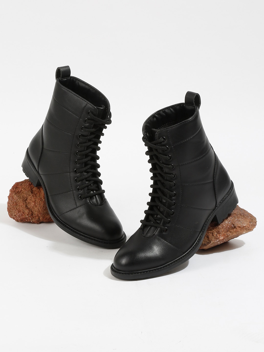 

Roadster Women Black Solid Winter Boots