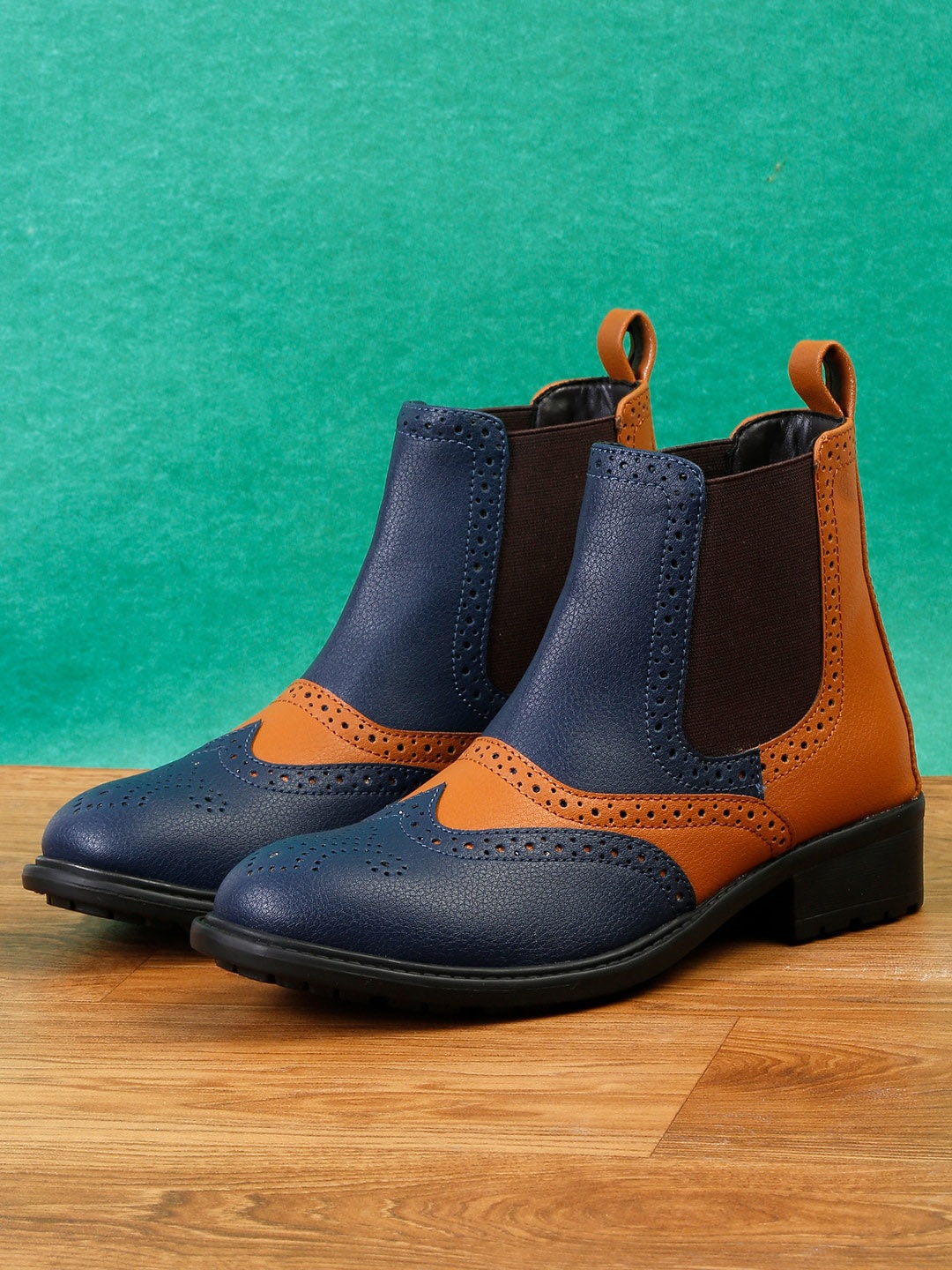 

Roadster Women Blue & Tan Colourblocked Boots