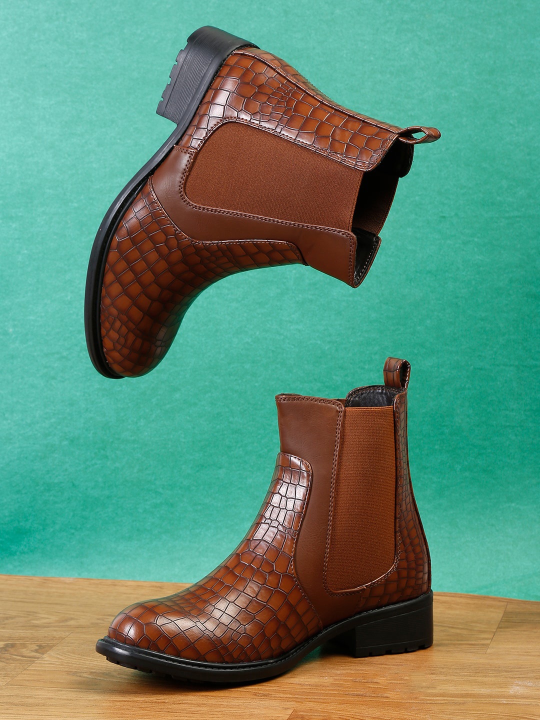 

Roadster Women Brown Solid Casual Platform-Heeled Winter Boots