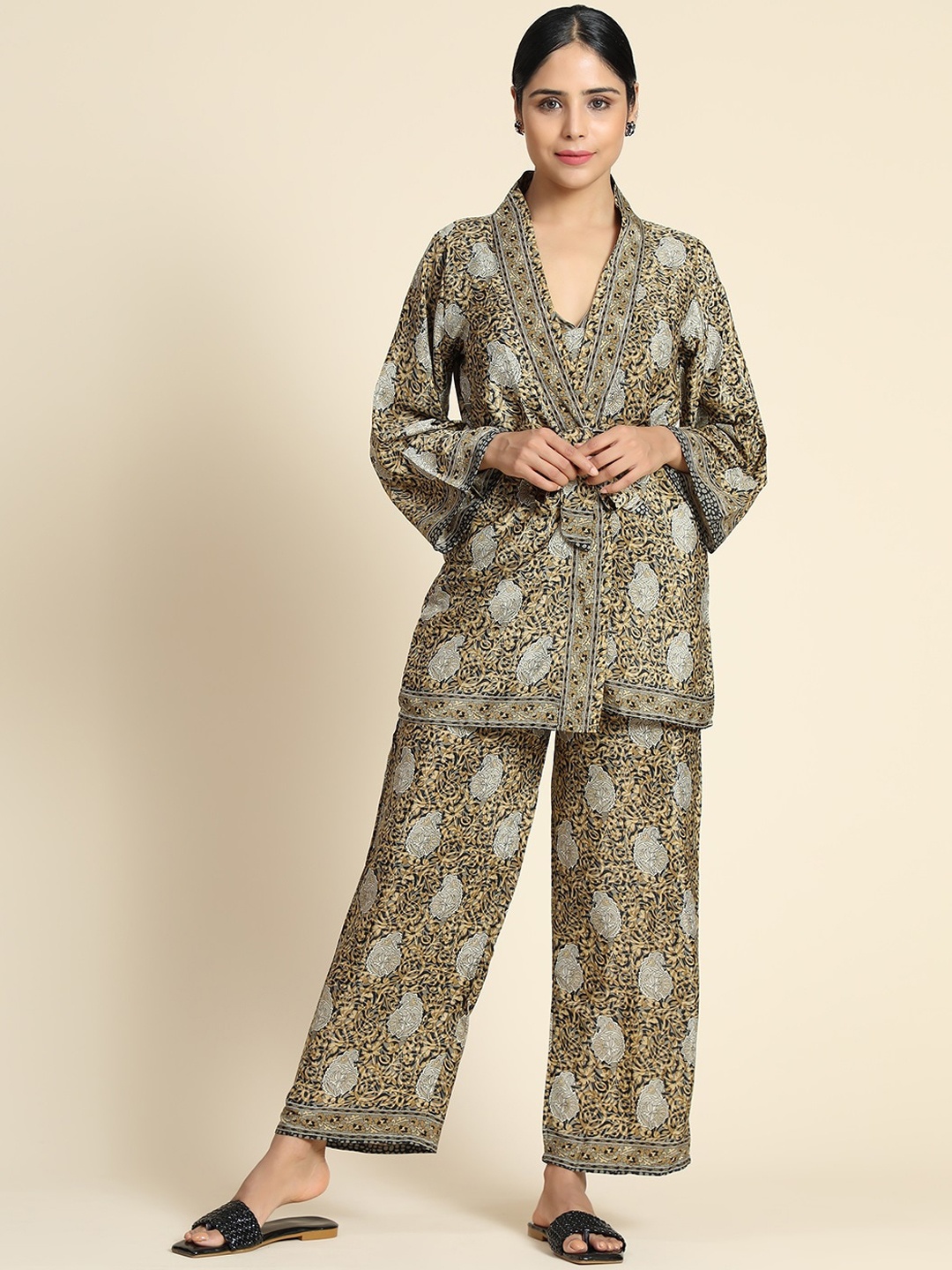 

HOUSE OF KARI Women Black & Grey Printed Co-Ords, Beige