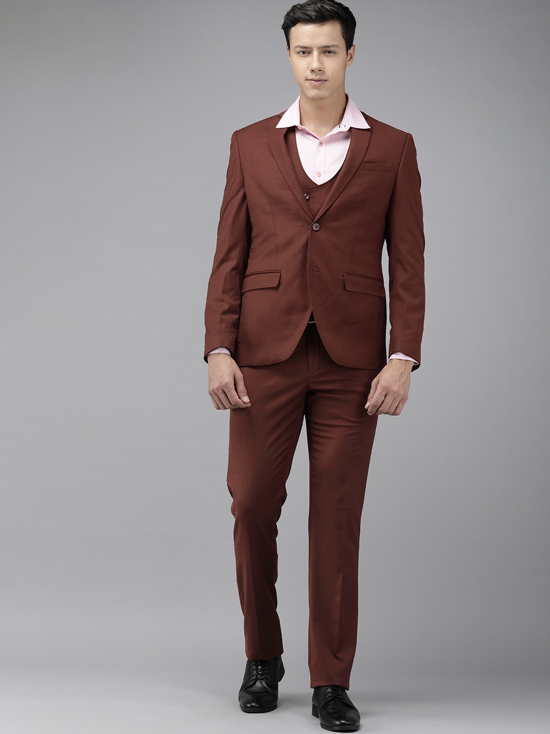 

Blackberrys Men Solid Slim Fit Single-Breasted 3-Pieces Formal Suit, Maroon