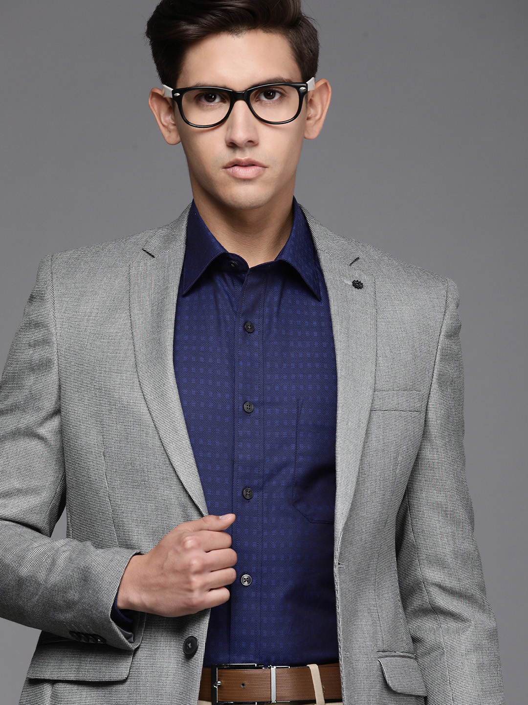 

Raymond Men Grey Self-Design Notched Lapel Collar Slim-Fit Single-Breasted Formal Blazer