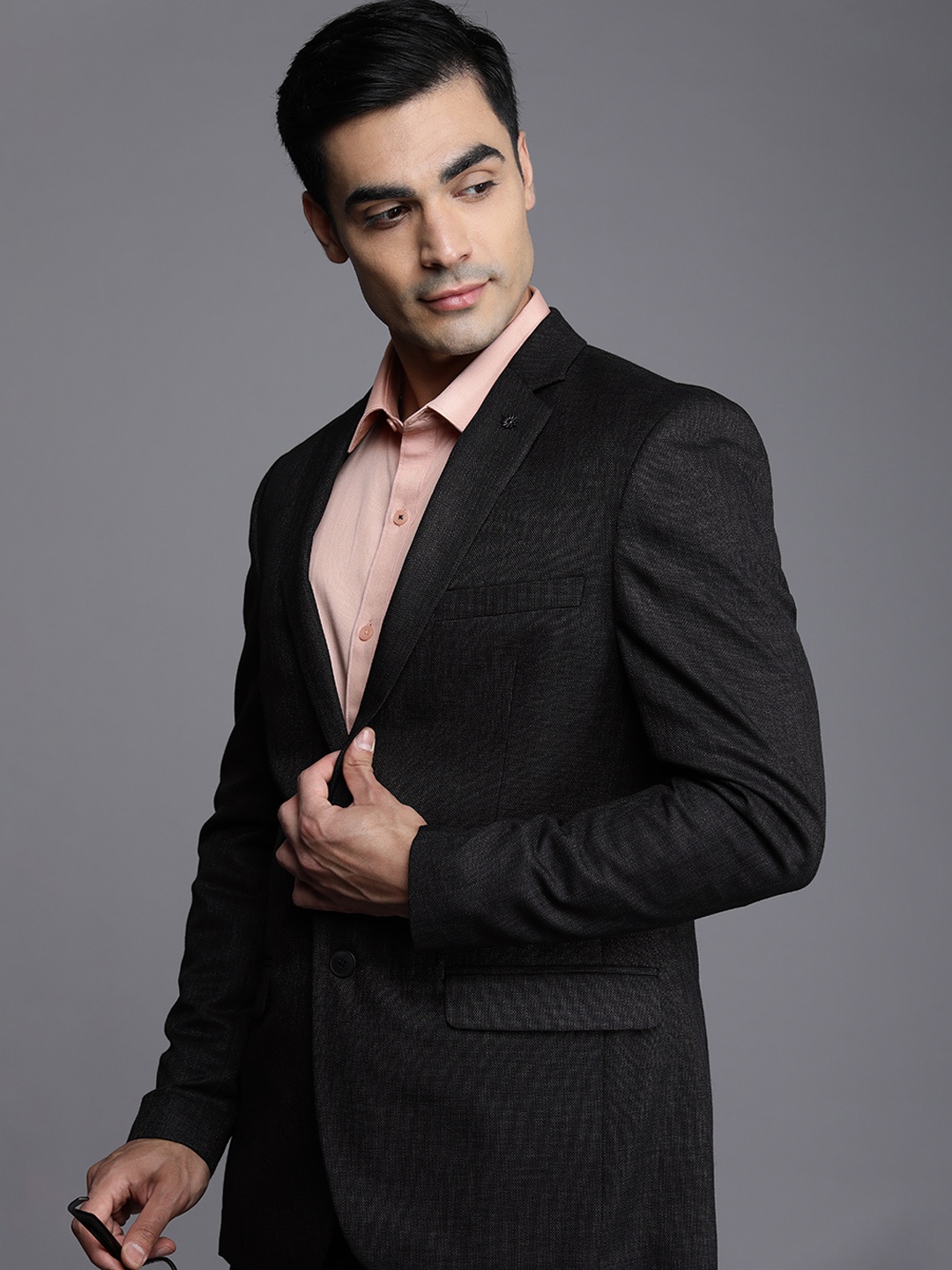 

Raymond Men Black Slim Fit Self Design Single-Breasted Formal Blazer