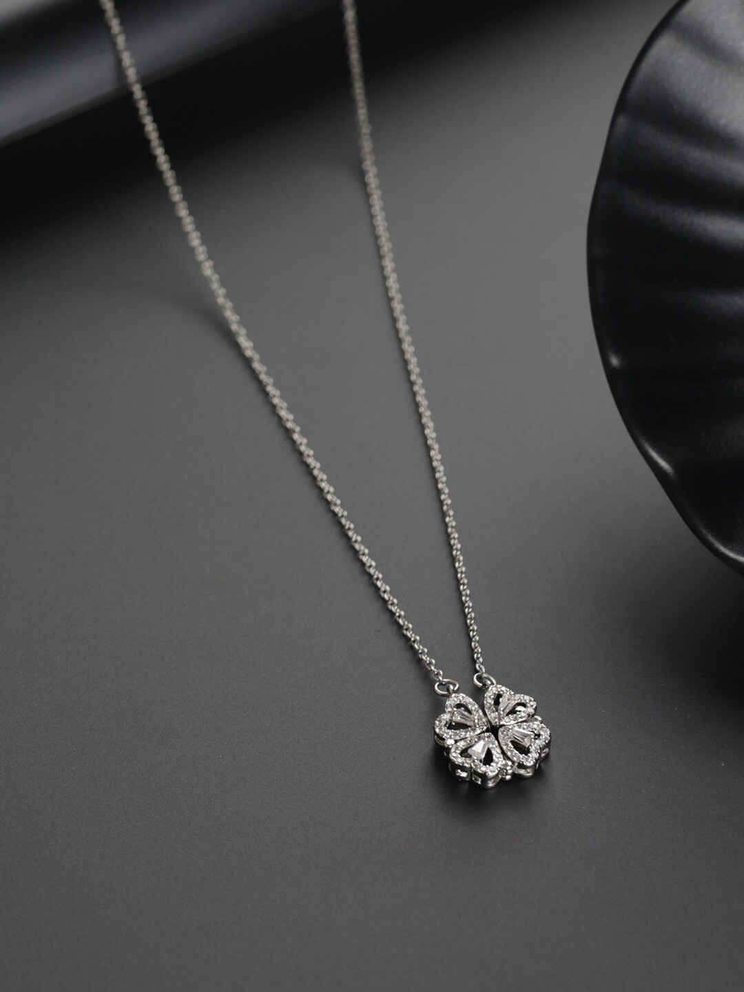 

Priyaasi Silver-Plated American Diamond Chain