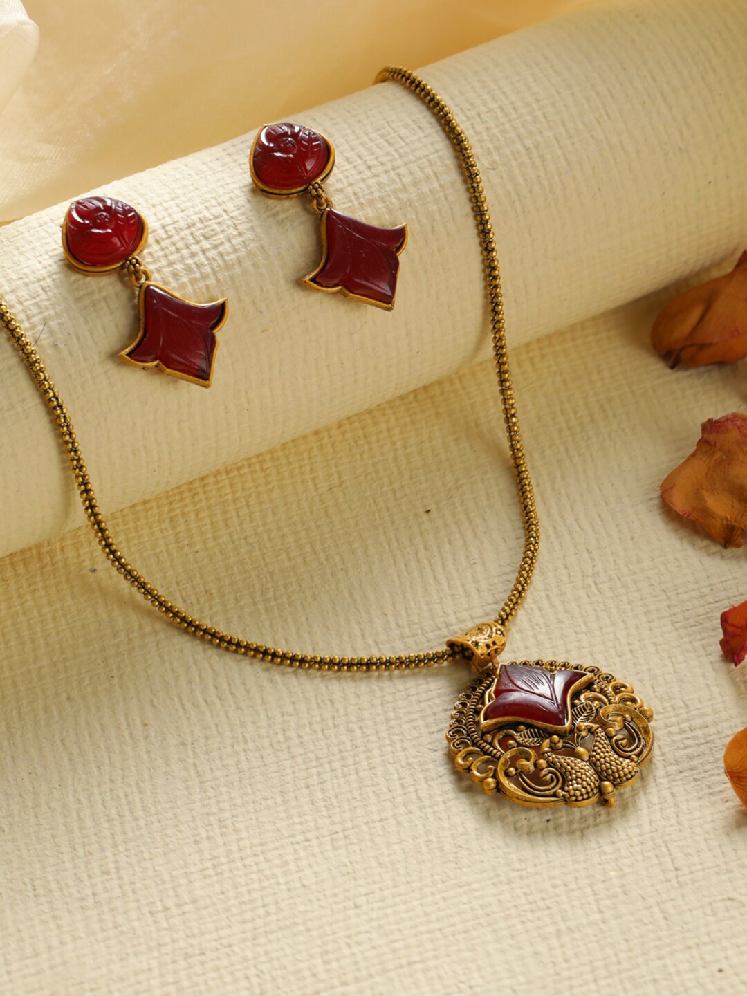 

Priyaasi Gold-Plated Red Stone-Studded Jewellery Set