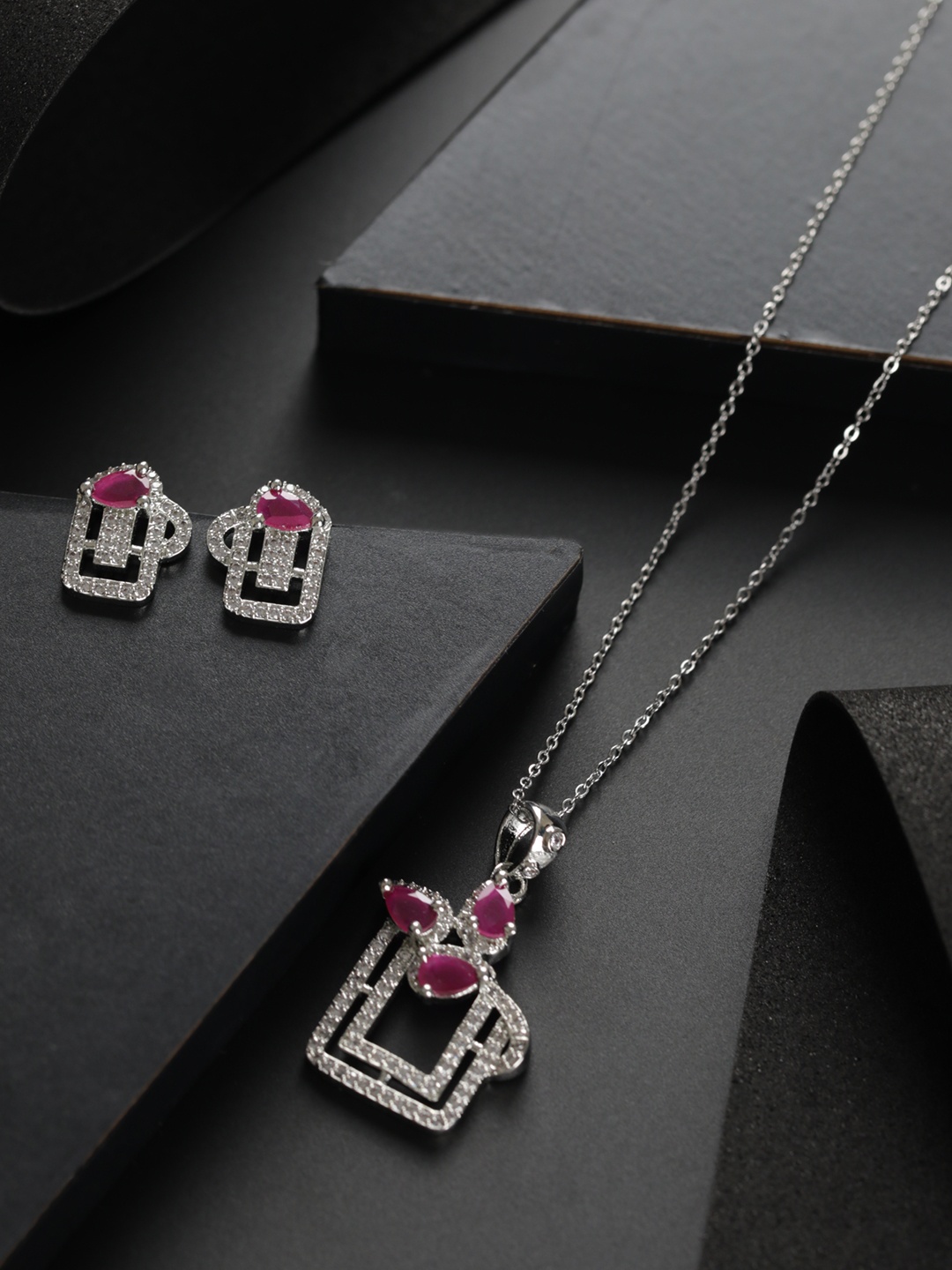 

Priyaasi AD Studded Leaf Block Silver-Plated Jewellery Set