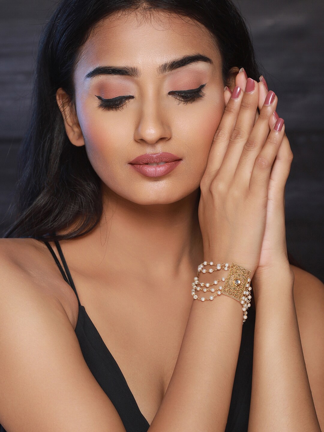 

Priyaasi Women White Brass Pearls Gold-Plated Link Bracelet