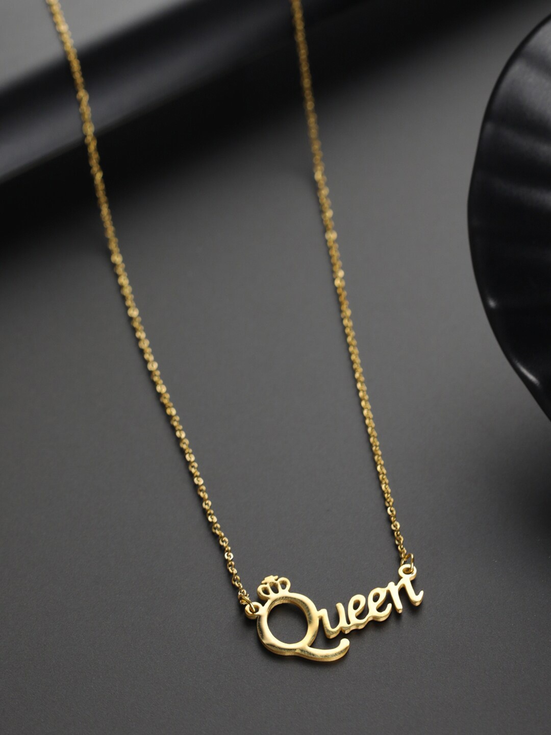 

Priyaasi Gold-Plated Chain