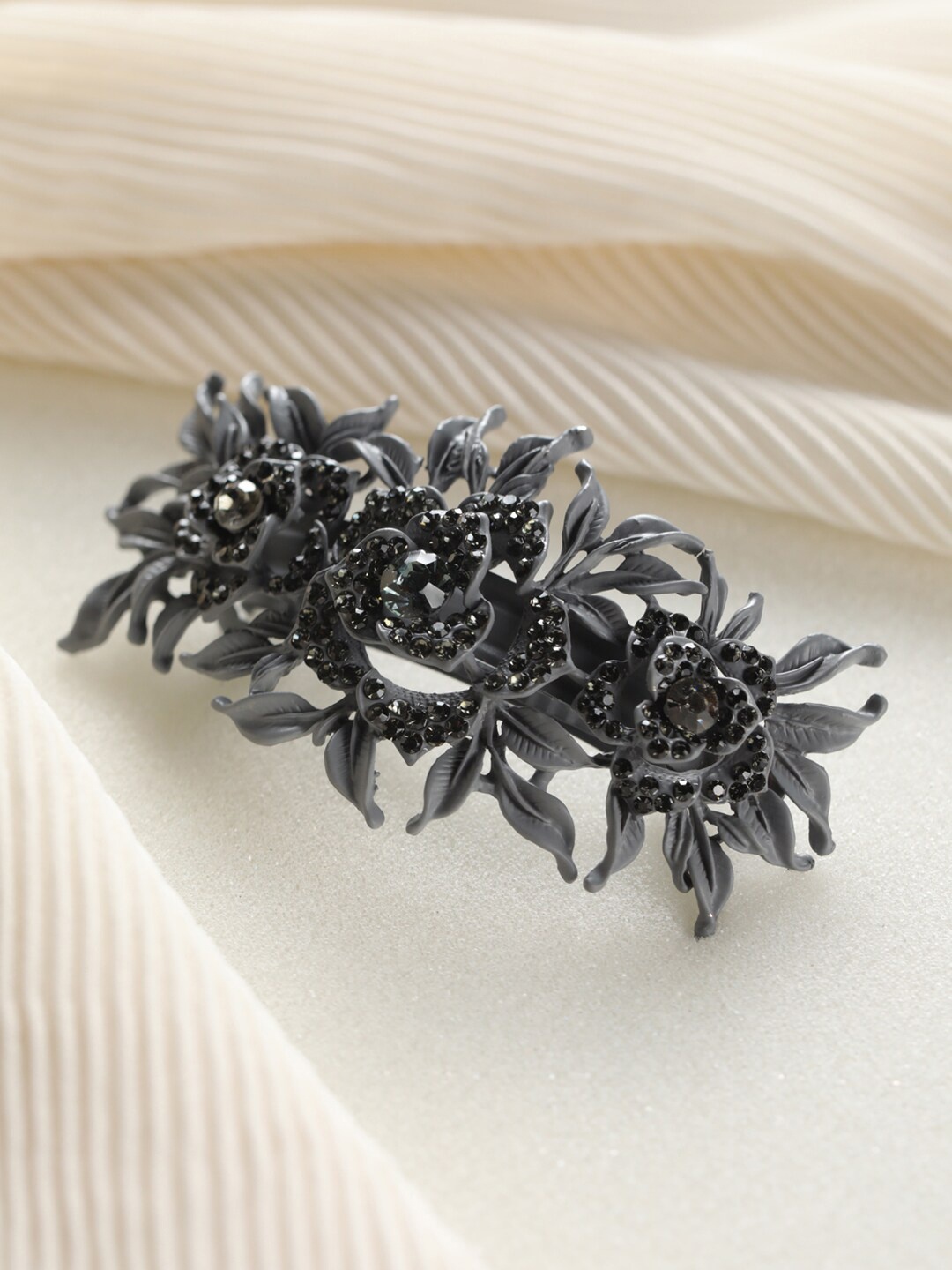 

Priyaasi Women Grey Alligator Hair Clip