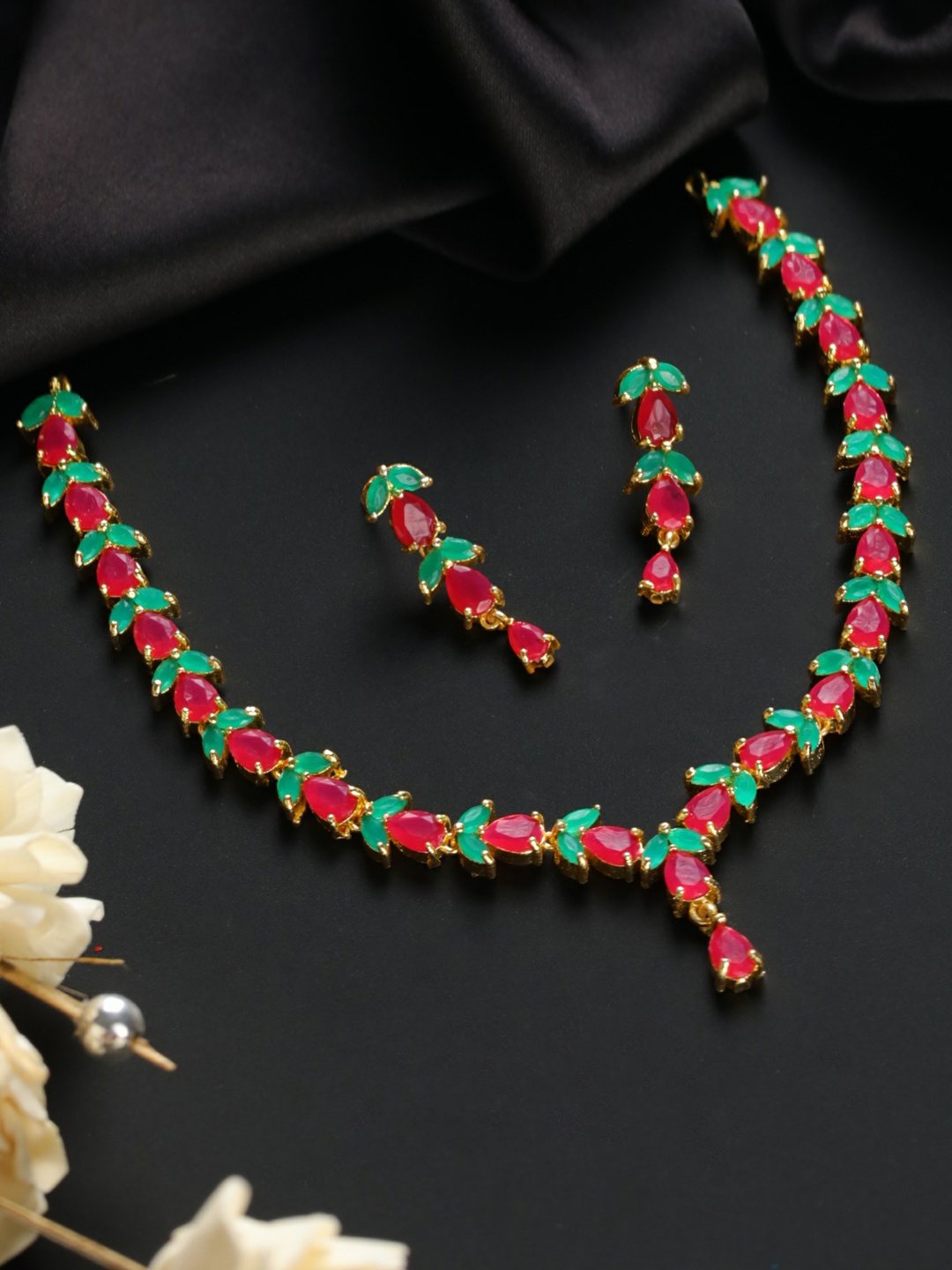 

Priyaasi Red Gold-Plated Stone Studded Jewellery Set
