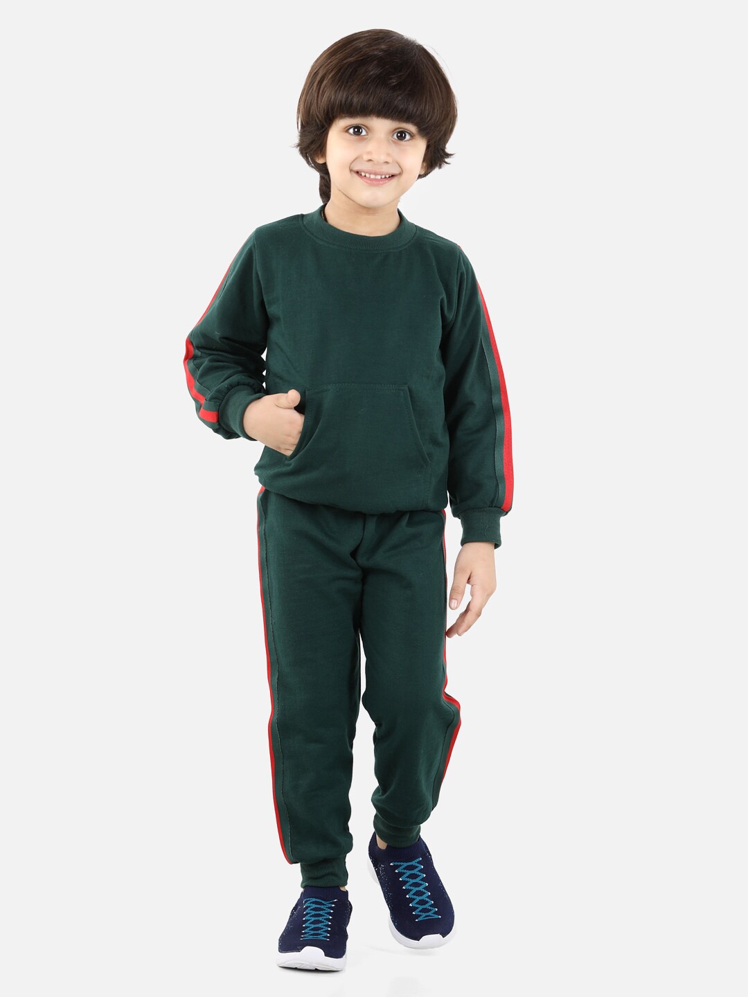 

Cutiekins Boys Green & Red Solid Sweatshirt with Joggers