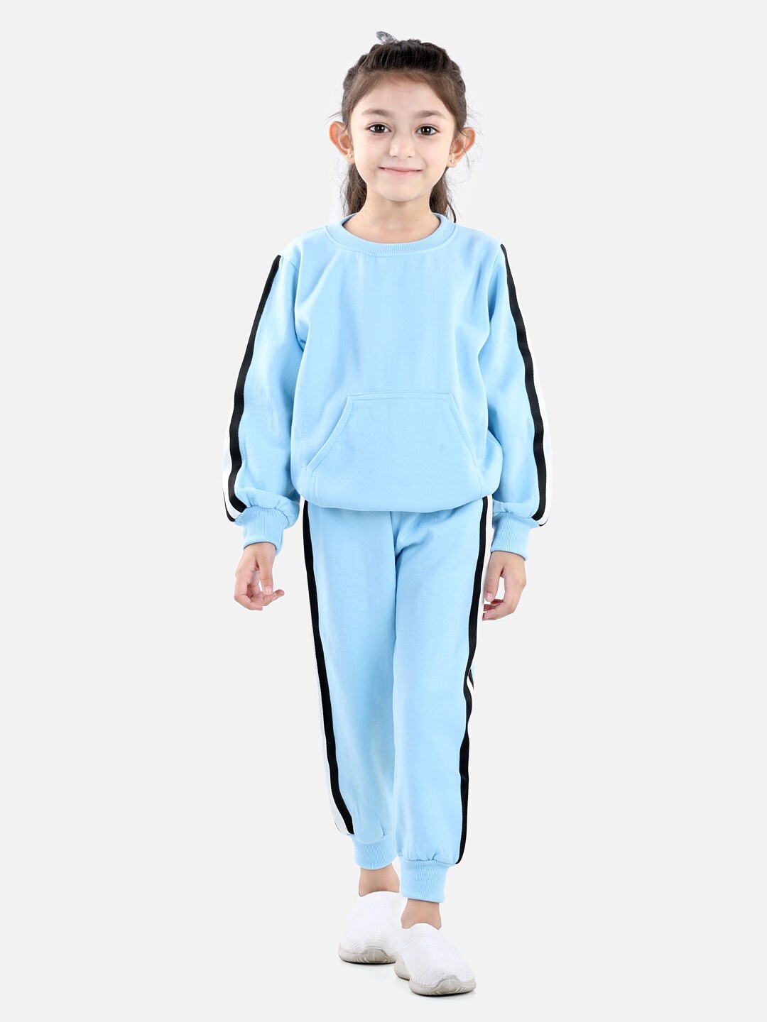 

Cutiekins Girls Turquoise Blue & Black Solid Sweatshirt with Joggers