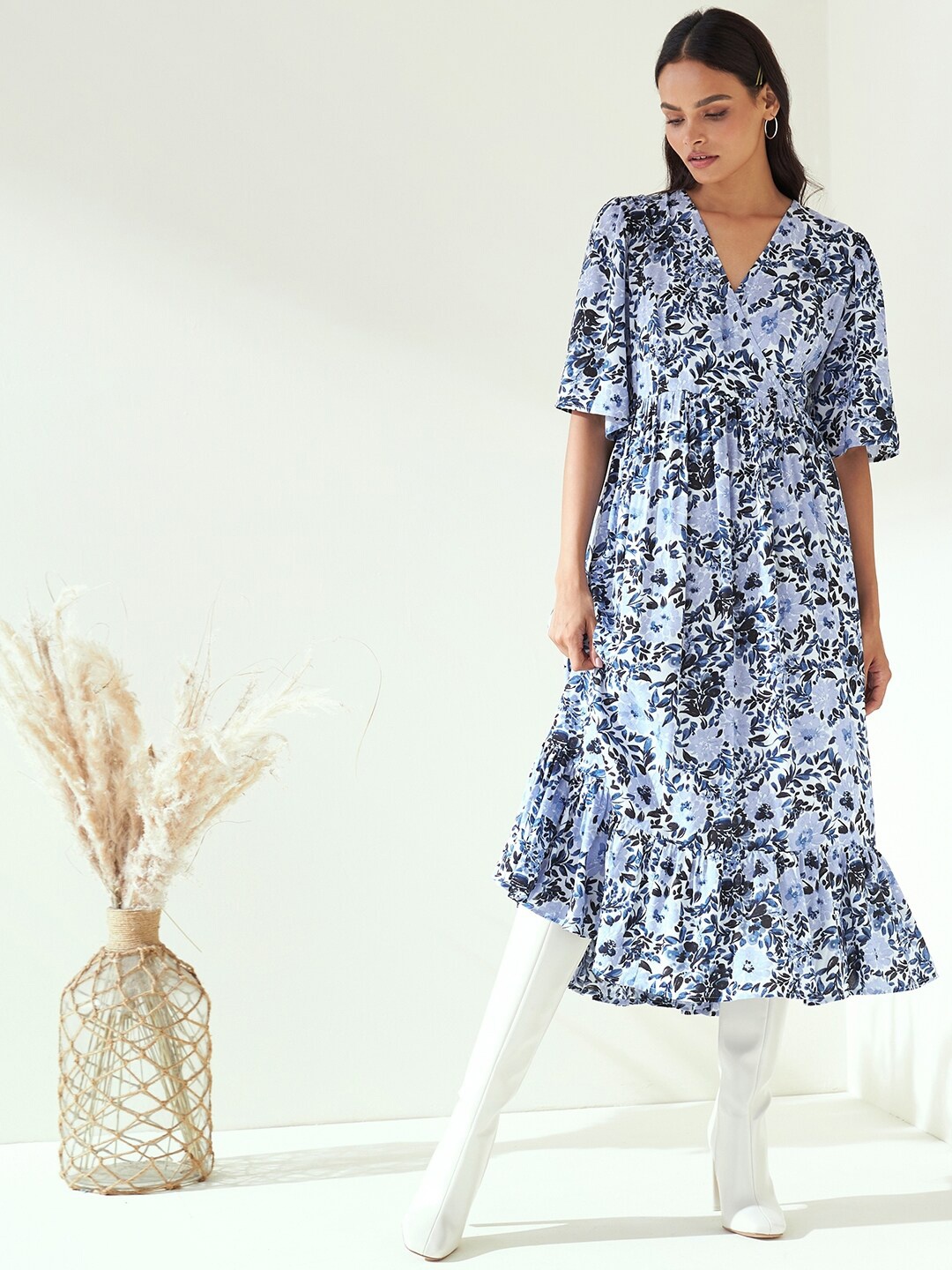 

Femella Blue & White Floral Midi Dress
