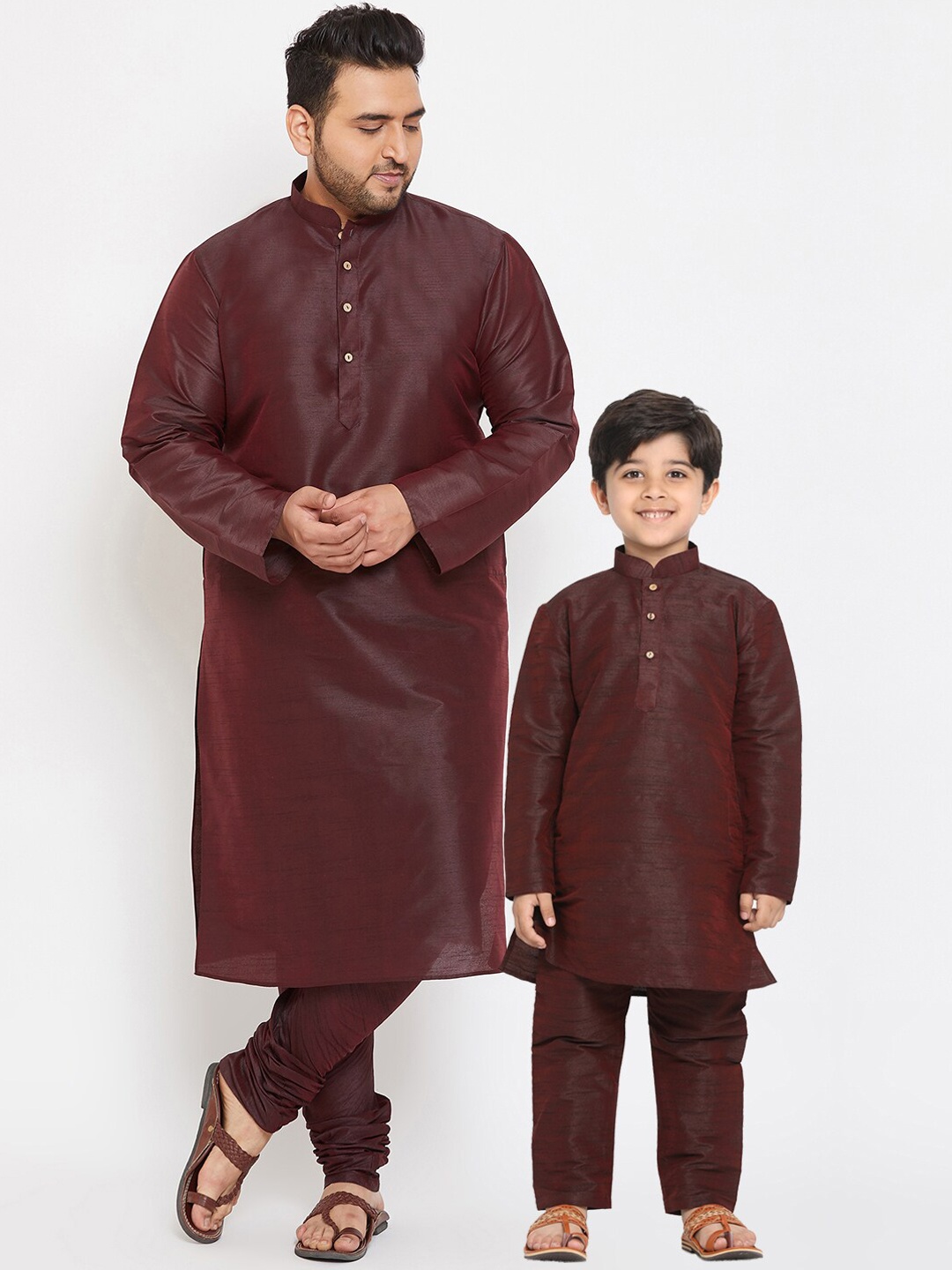 

VASTRAMAY Men Burgundy Kurta with Churidar
