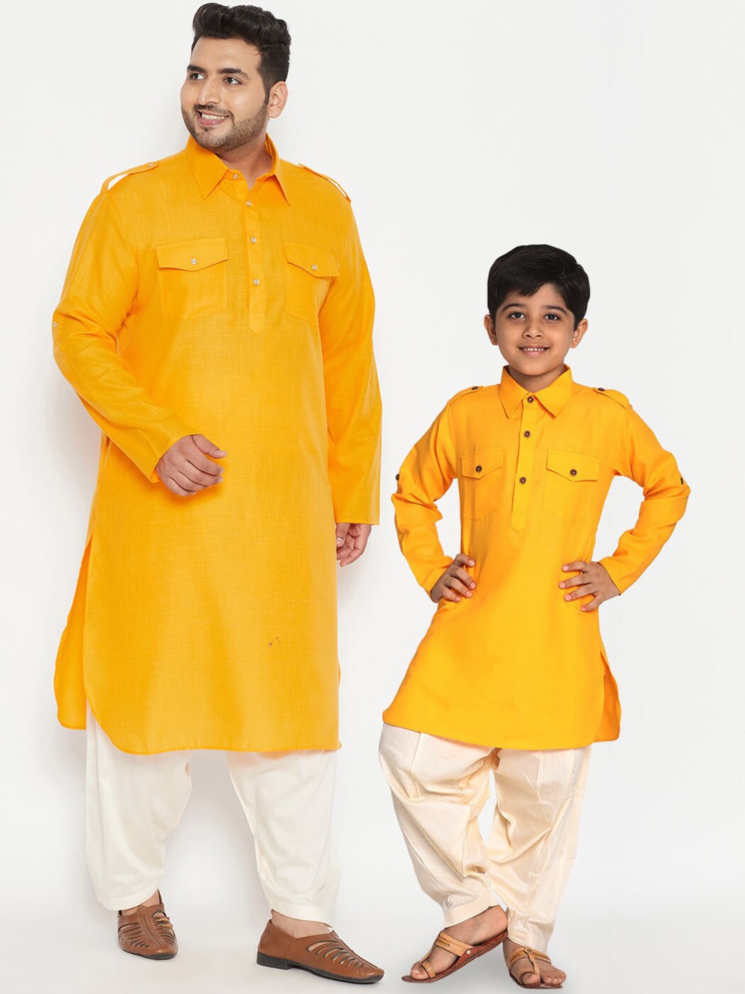 

VASTRAMAY Men Yellow Kurta with Patiala