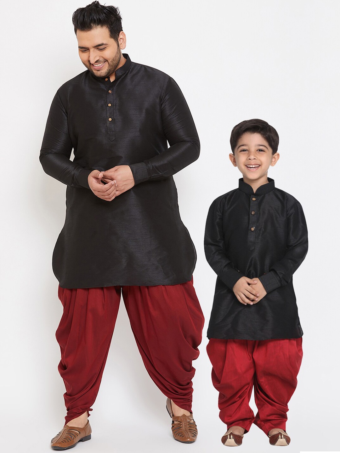 

VASTRAMAY Men Black Kurta with Dhoti Pants