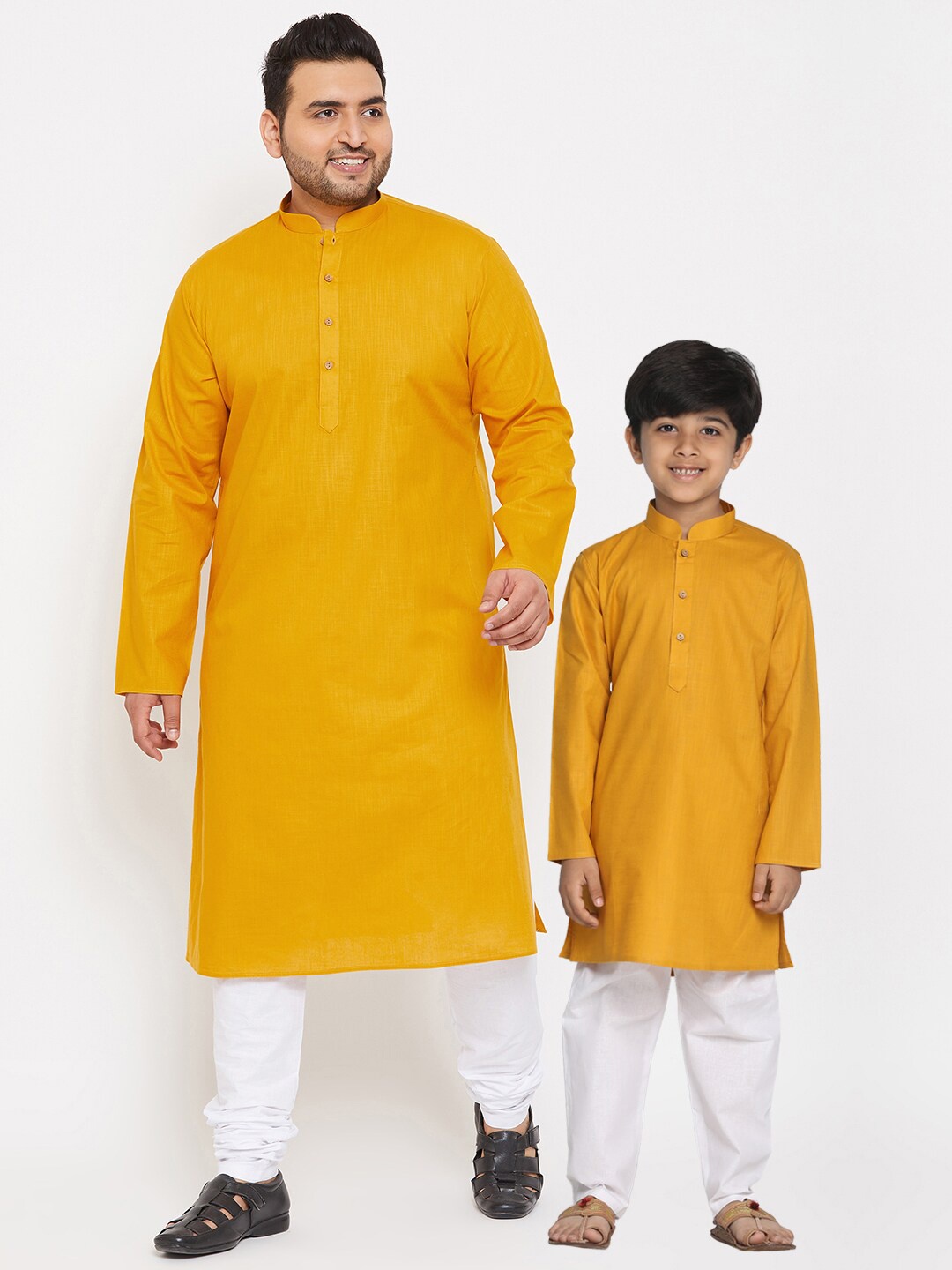 

VASTRAMAY Men Mustard Yellow Kurta with Churidar