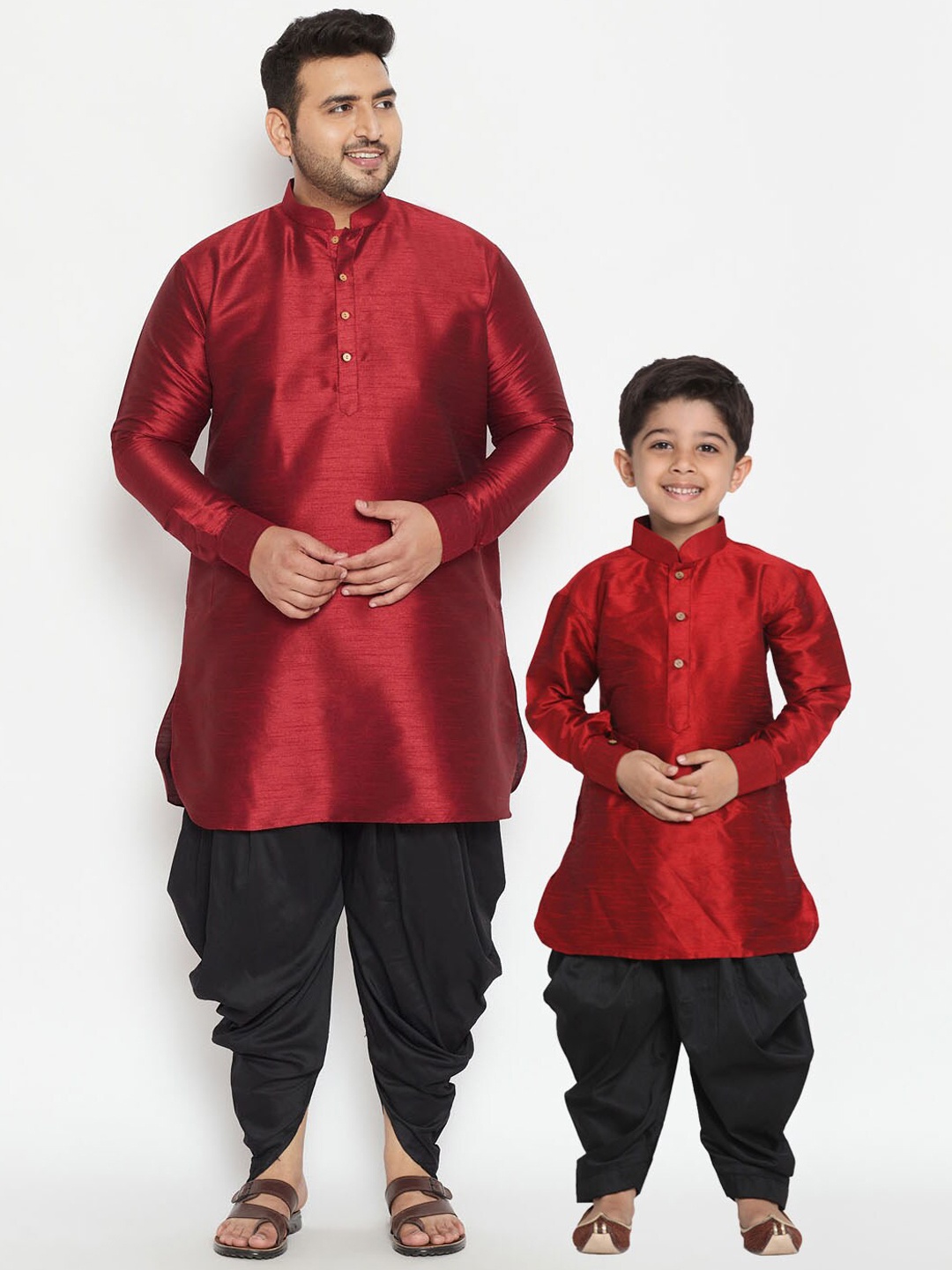 

VASTRAMAY Men Maroon Kurta with Dhoti Pants
