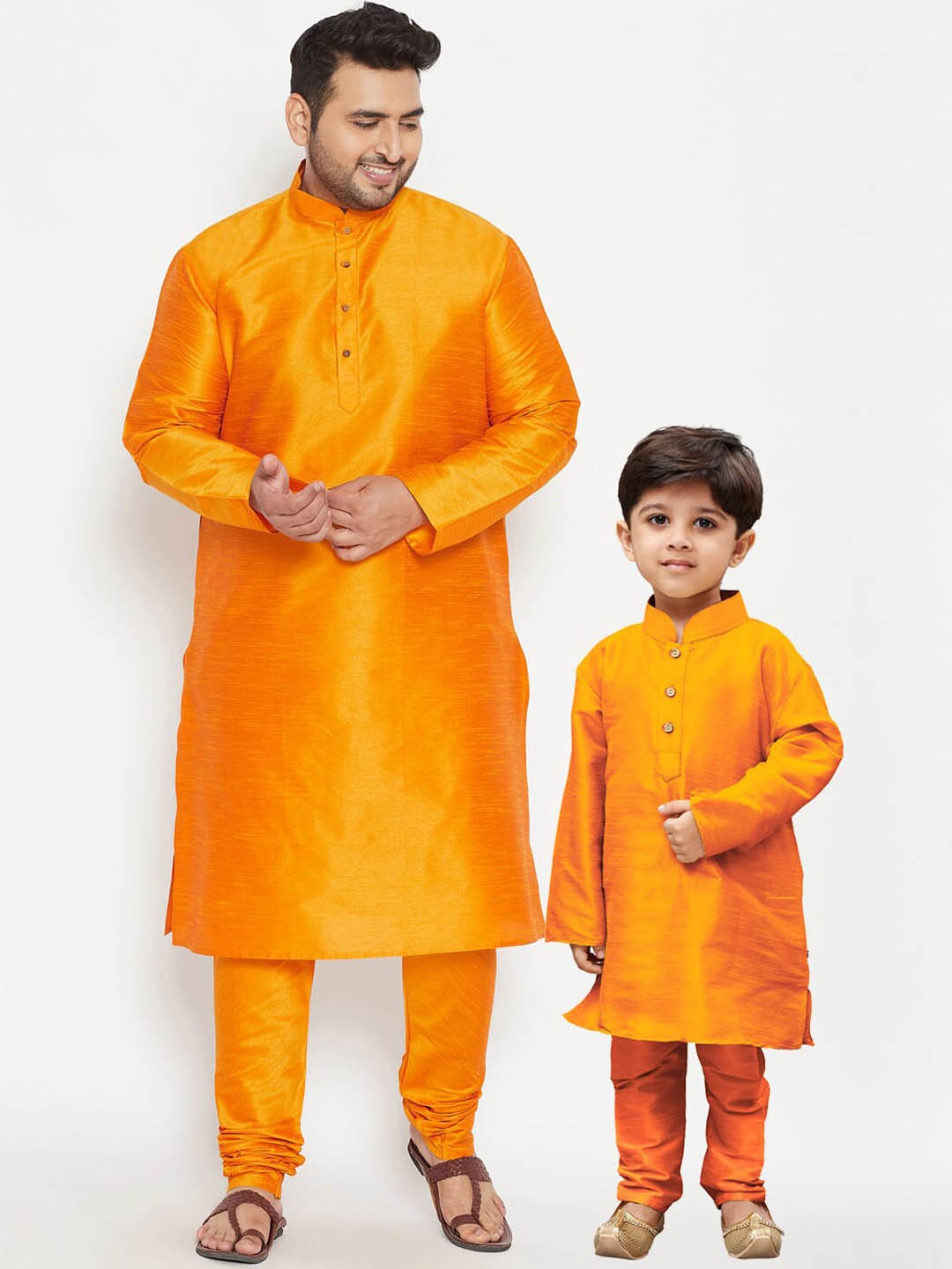 

VASTRAMAY Men Orange Kurta with Churidar