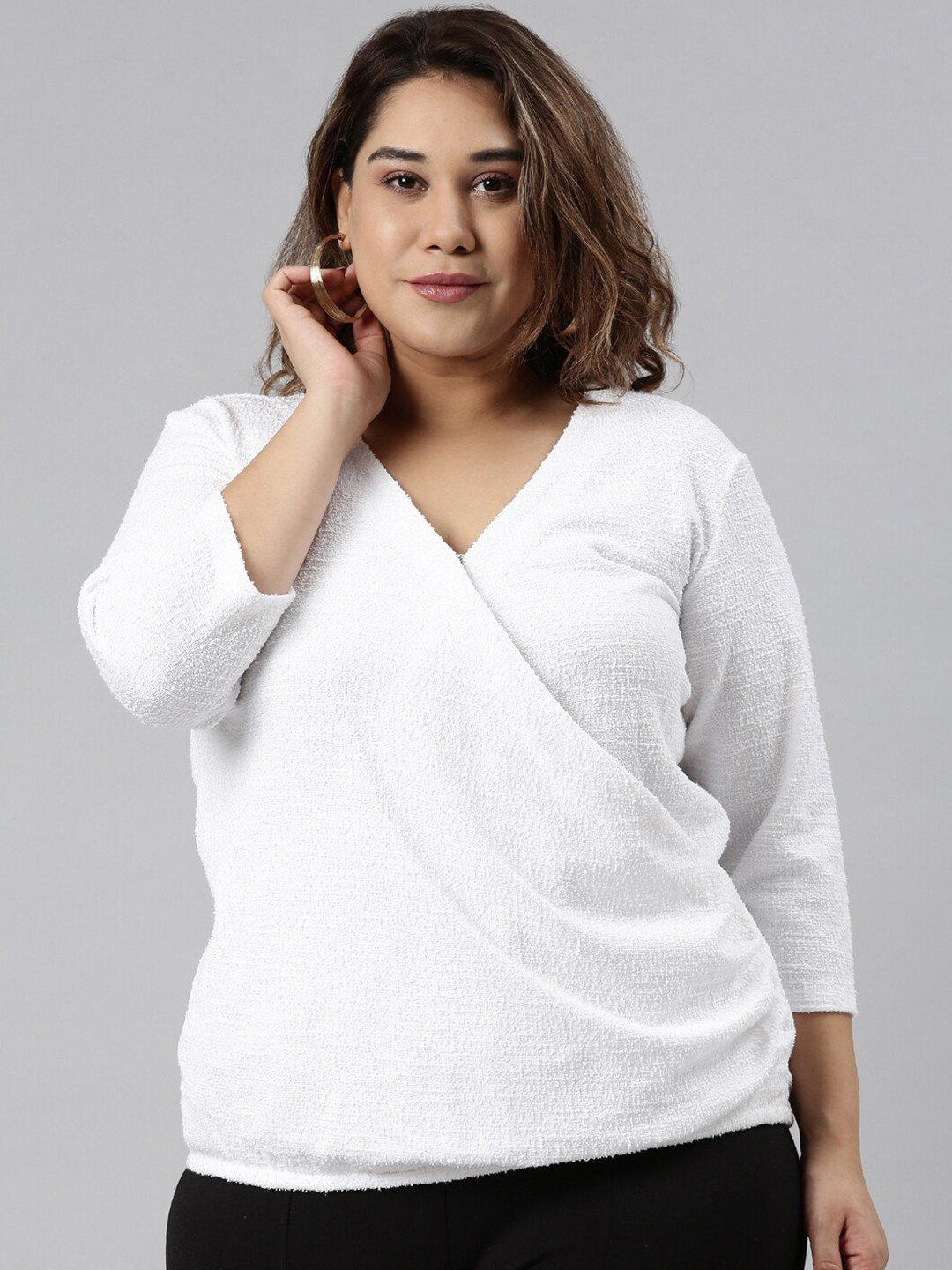 

The Pink Moon Women Plus Size White Solid Cotton Blend Wrap Top
