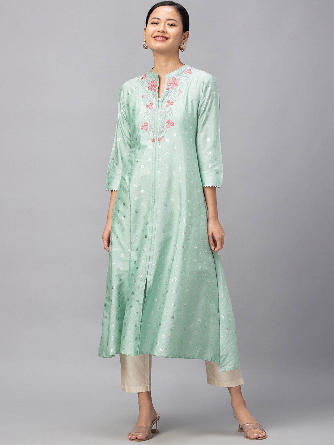 

Globus Women Sea Green & Pink Floral Printed Thread Work Floral Kurta