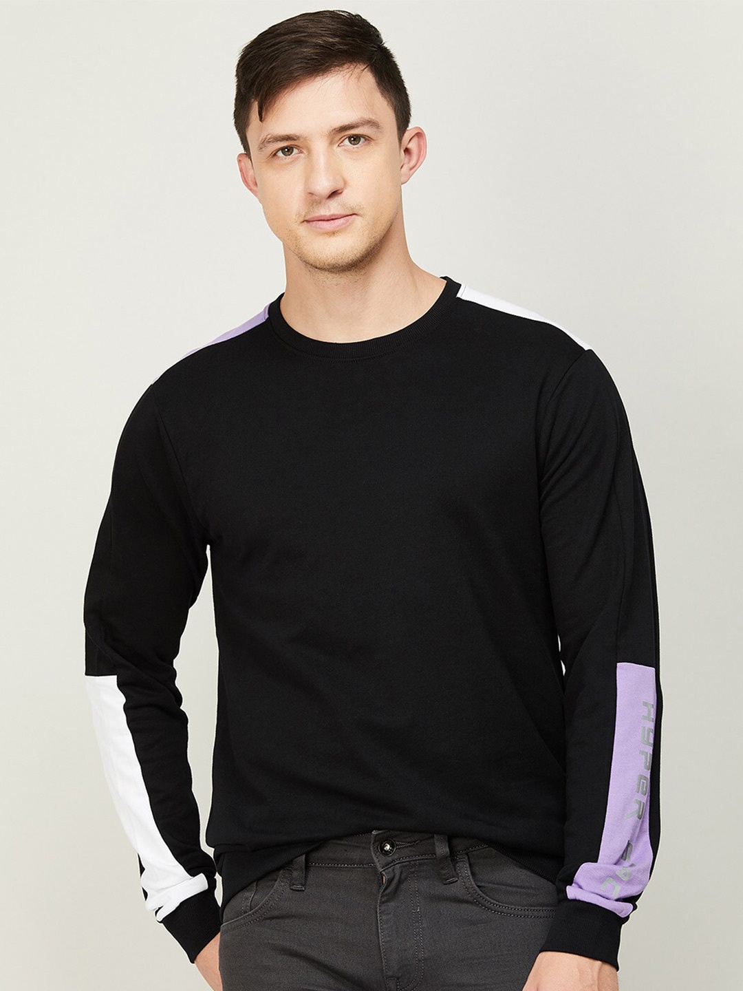 

Bossini Men Black Solid Cotton Pullover Sweatshirt