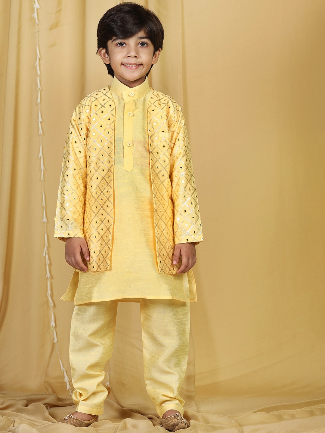 

Aj DEZInES Infant Boys Yellow Embroidered Kurta Set With Trouser & With Jacket