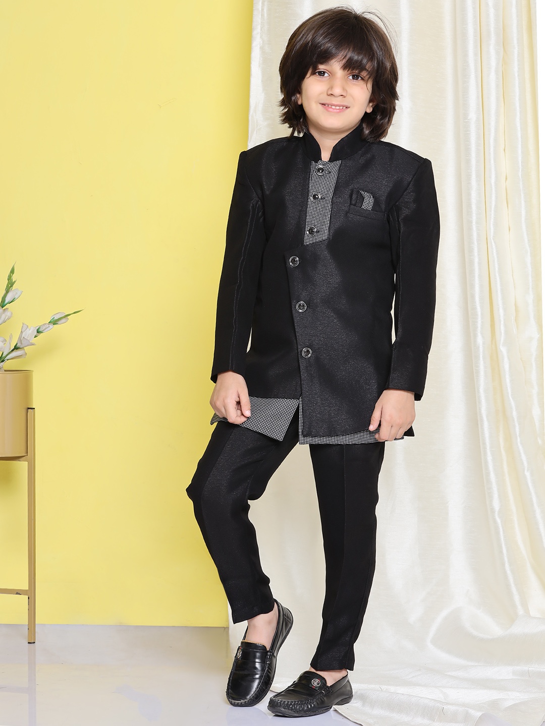 

Aj DEZInES Boys Black Checkered Sherwani With Trouser & With Jacket