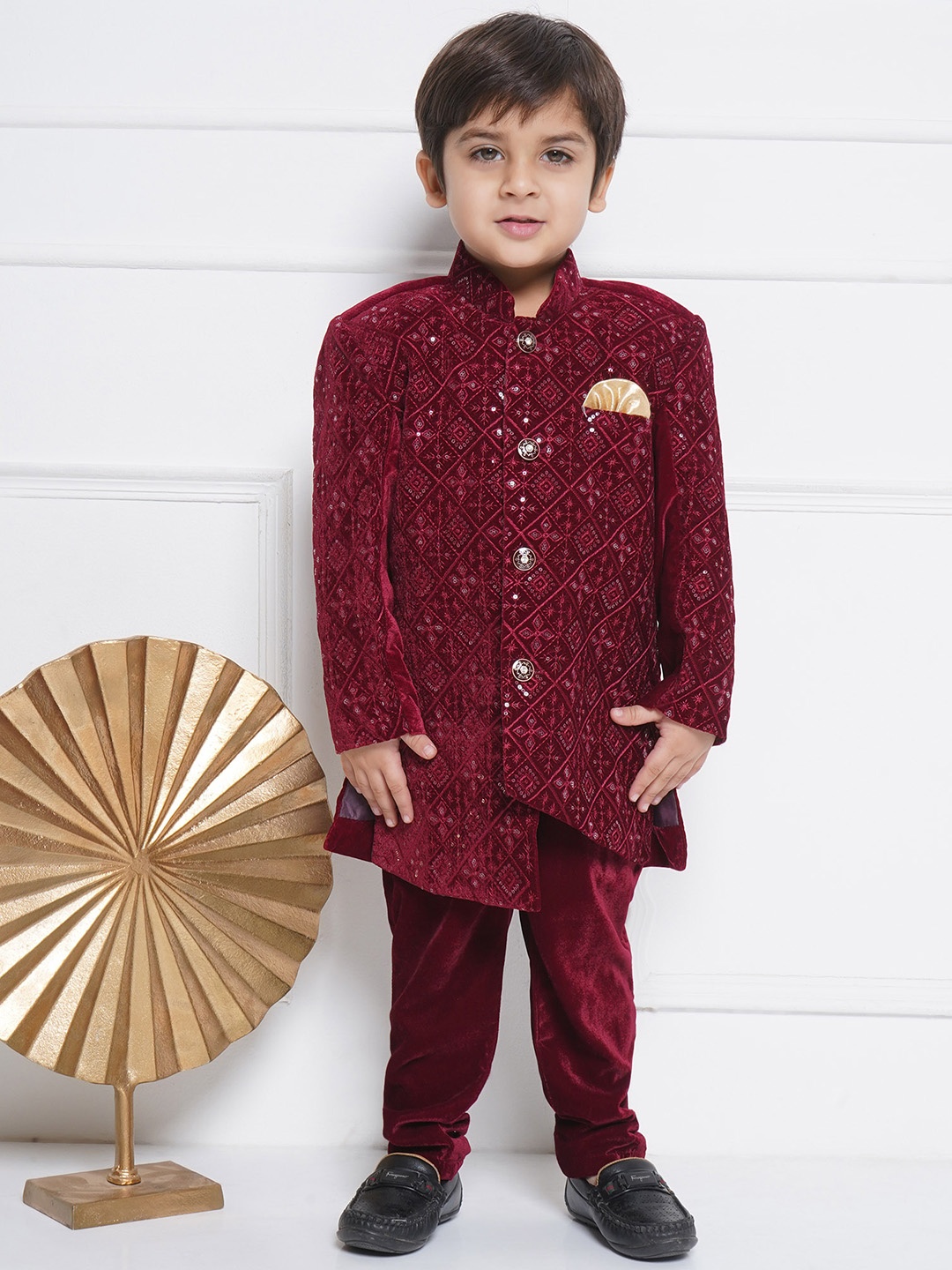 

Aj DEZInES Boys Maroon Embroidered Velvet Sherwani With Trouser