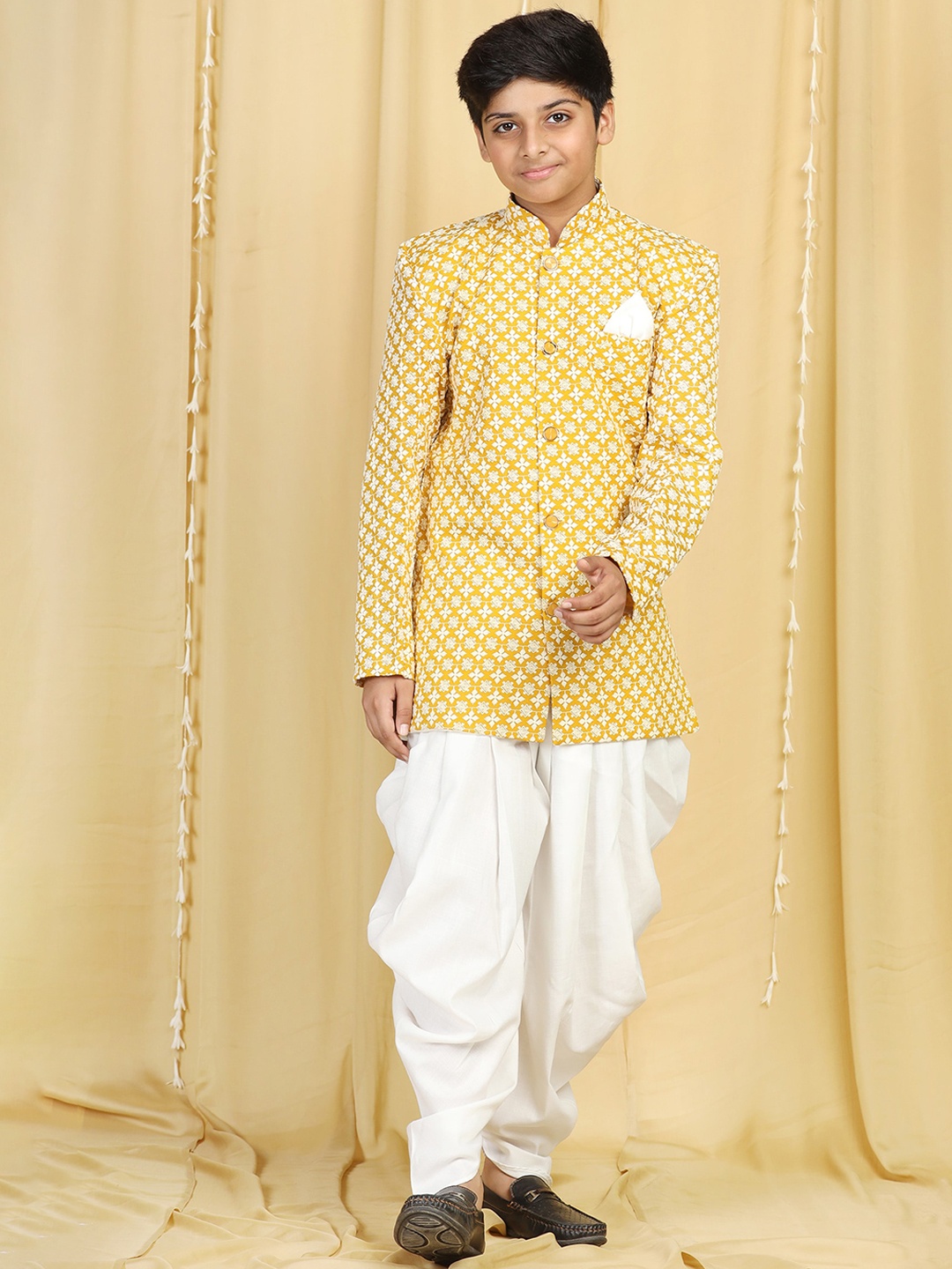 

Aj DEZInES Boys Yellow Embroidered Cotton Sherwani With Dothi Pants