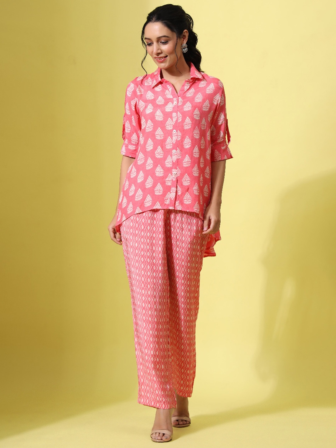 

JISORA Women Pink Printed Pure Silk Shirt & Trouser Co-Ord Set