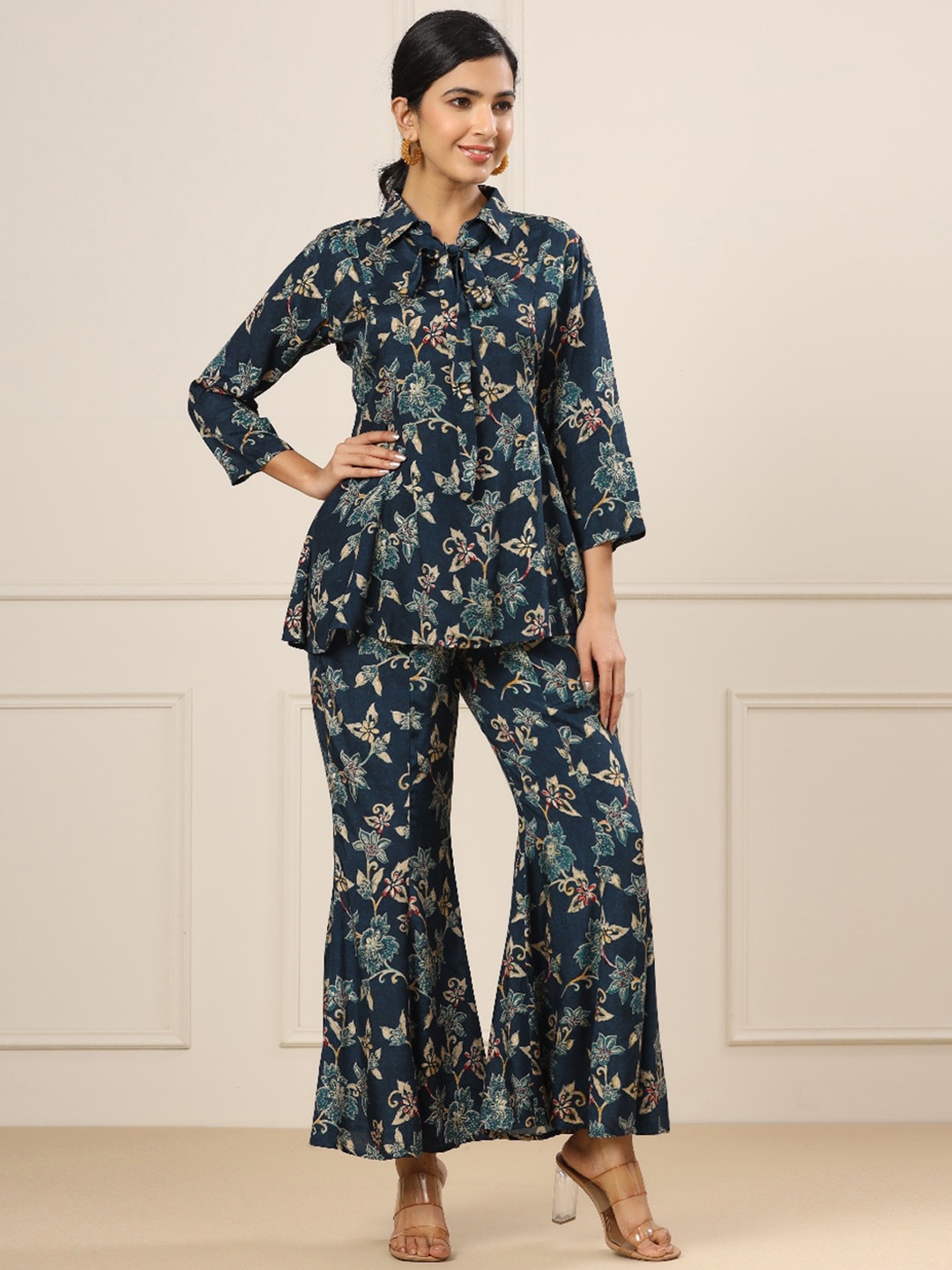

JISORA Women Blue Printed Pure Silk Co-Ords Set