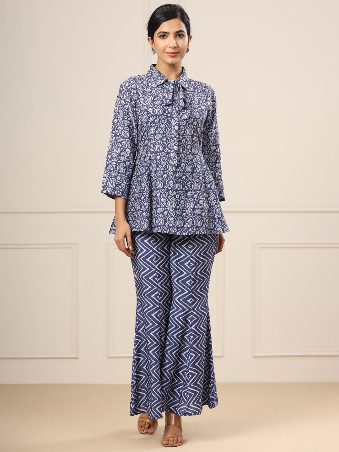 

JISORA Women Blue & White Printed Pure Silk Co-Ords Set