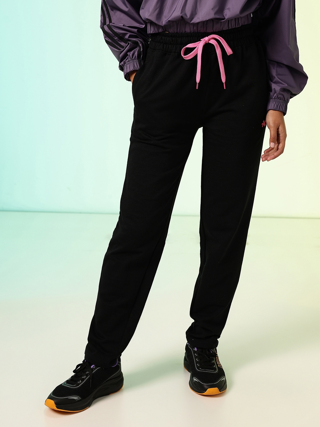

HRX By Hrithik Roshan Women Black Solid Track Pants