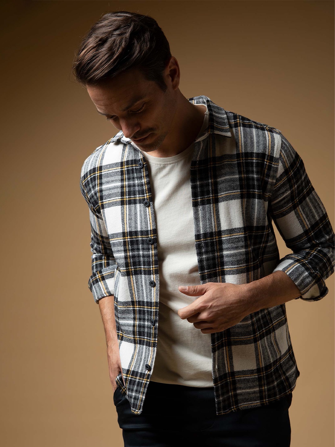 

DeFacto Men Black & White Tartan Checked Casual Shirt